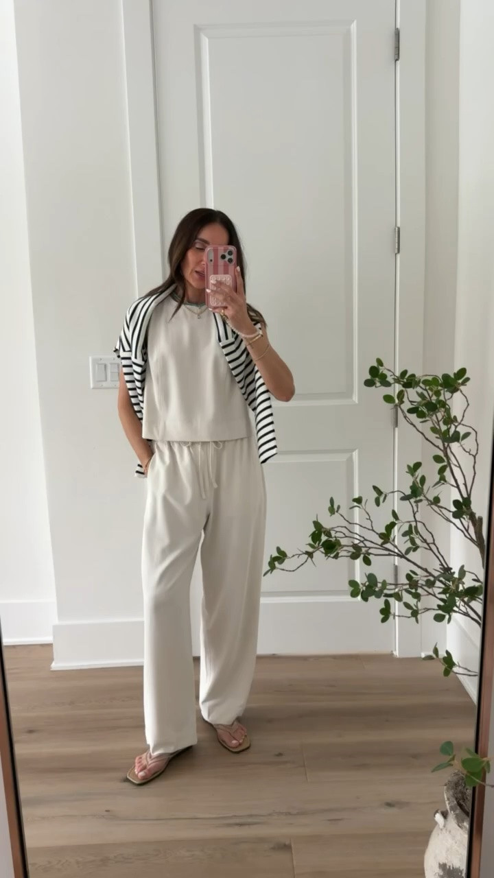 New from @Spanx the carry on line of chic and comfy pieces that are wrinkle resistant. I’m wearing xs in tank and s in pants #spanxpartner use code ANNAMXSPANX for 15% off your first order and free shipping.

#LTKootd #LTKOver40 #LTKTravel
