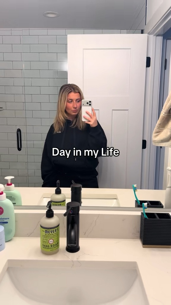 Day in my life! 

#LTKmorningroutine #LTKdayinmylife #LTKfitnessgoals