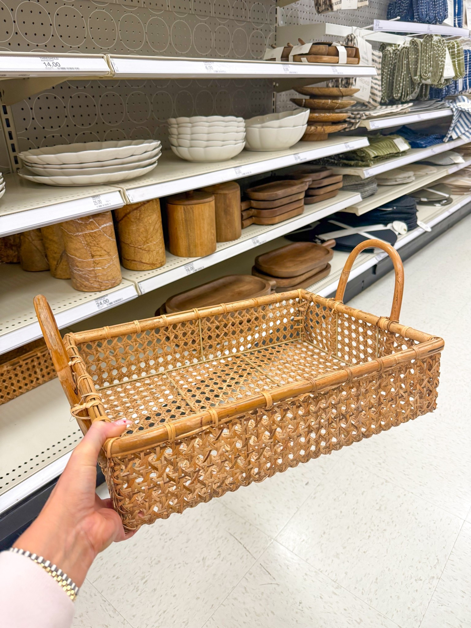Seagrass serving tray / coastal aesthetic 

This one felt really sturdy and durable. Use it to serve drinks outdoors or leave set up as decor with a case and candle. 






Target home
Target finds 
Spring decor 
Coastal decor 
Woven tray 
Decorative tray 


#LTKHome #LTKSeasonal