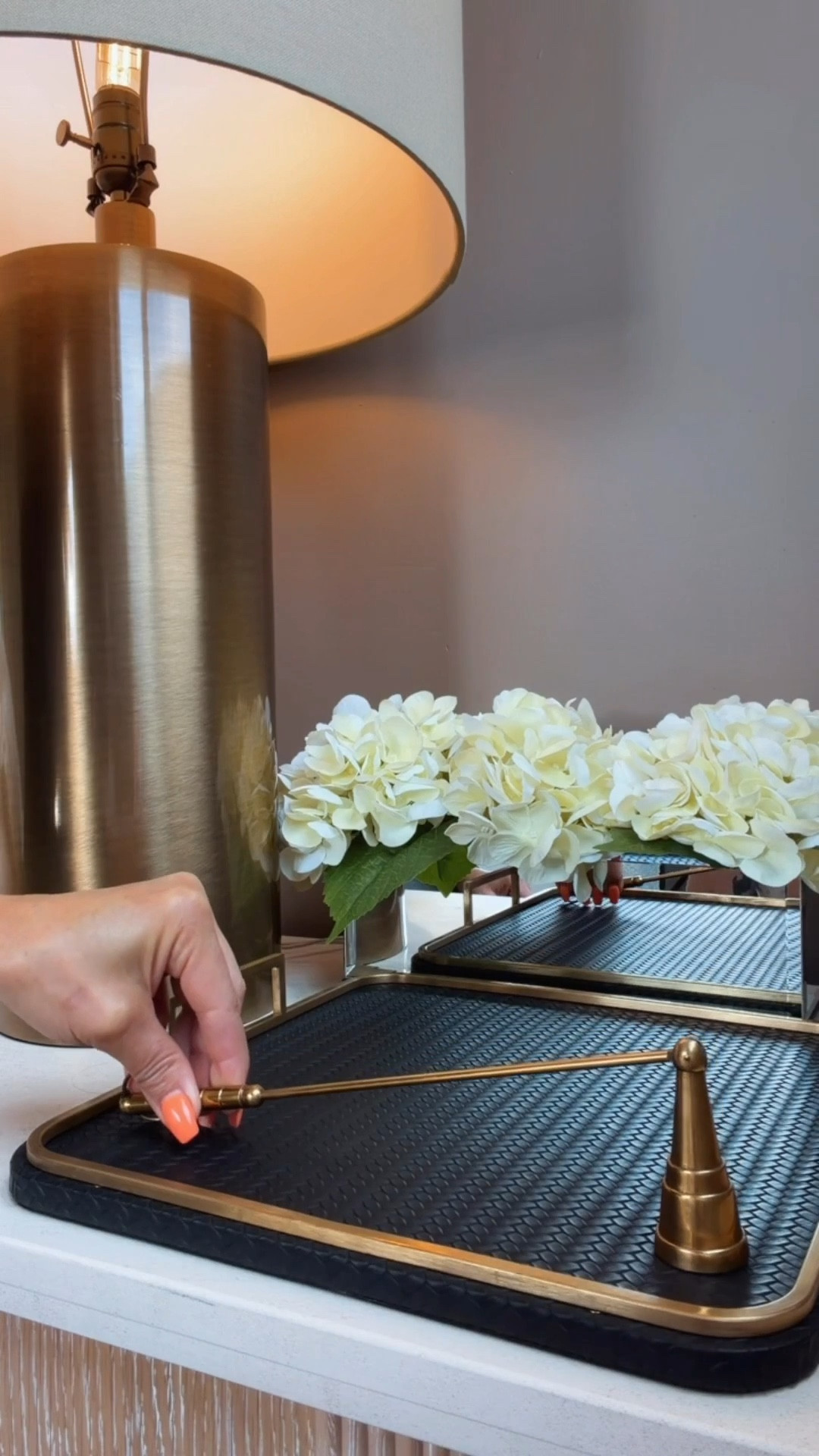 This braided tray is the perfect way to add some luxe to your table side styling! I love the texture and the feel of the leather 🥰 

Table side styling 
Nightstand styling 
Luxe decor finds 
Tray styling 
RH Inspired 

Summerthompsonstyles 

 #LTKU #LTKHome #LTKSaleAlert