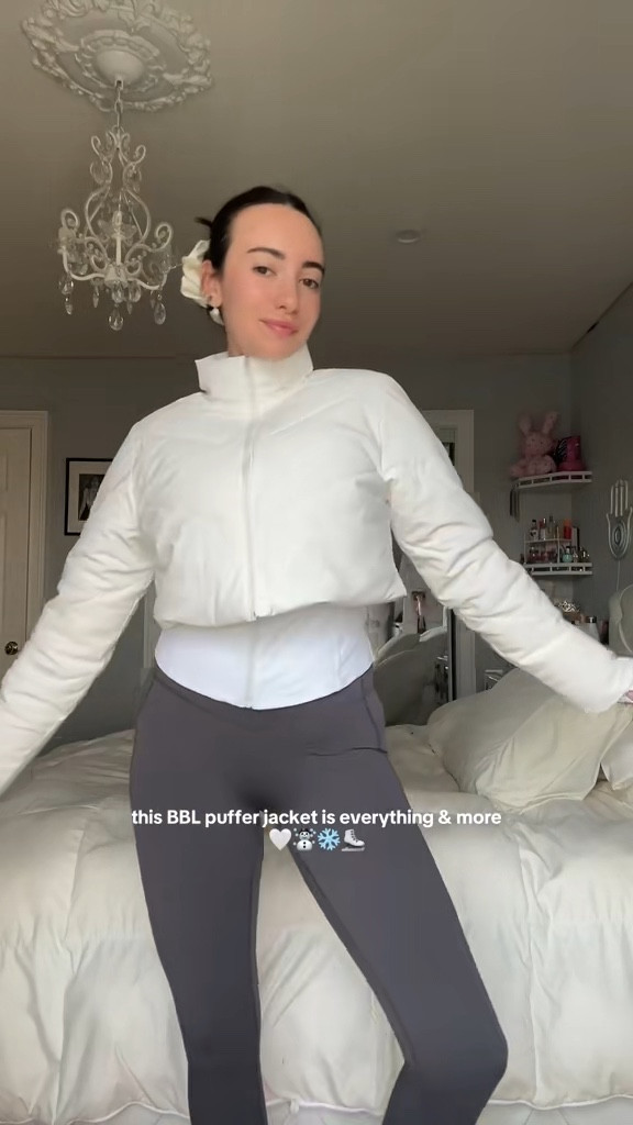 the viral Halara BBL puffer jacket is back in stockkkk it’s a 3 in 1 jacket and I am obsessed 

#LTKSeasonal #LTKootd #LTKHoliday