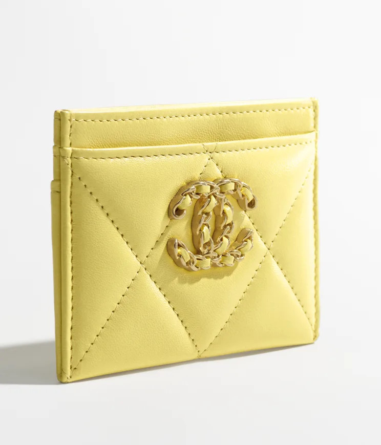 CHANEL 19 Card Holder

            
		Shiny Lambskin, Gold-Tone, Silver-Tone & Ruthenium-Finish M... | Chanel, Inc. (US)