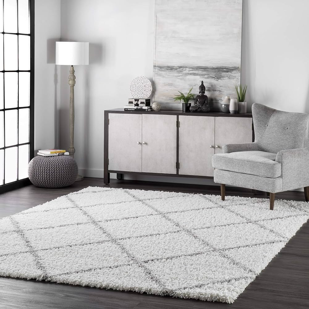 nuLOOM Trellis Cozy Soft & Plush Shag Area Rug, 6' 7" x 9', White | Amazon (CA)