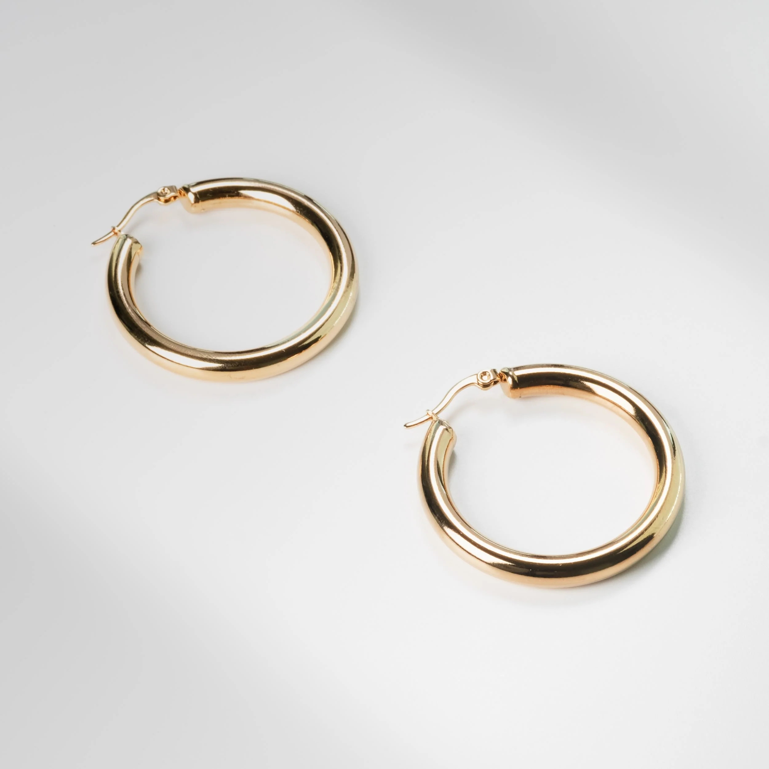 Claressa Earrings - Medium :: Gold | MM LaFleur