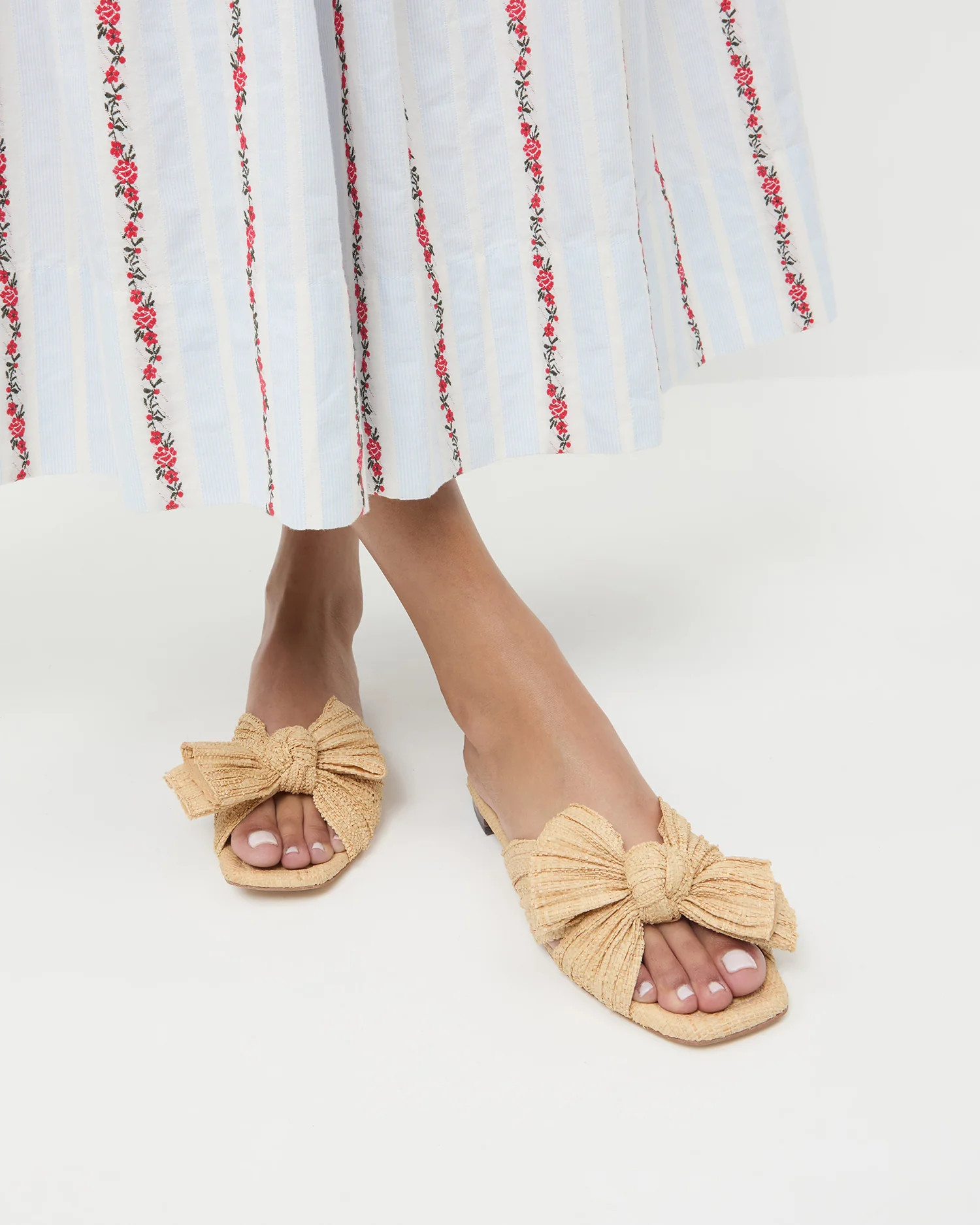 Daphne Natural Bow Slide | Loeffler Randall