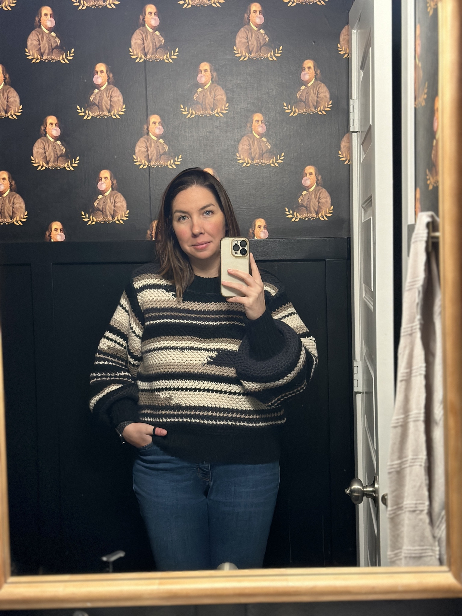 Bathroom vibes
#benfranklin #spoonflower #wallpaper #bathroomdecor

#LTKHome #LTKOver40 #LTKdayinmylife