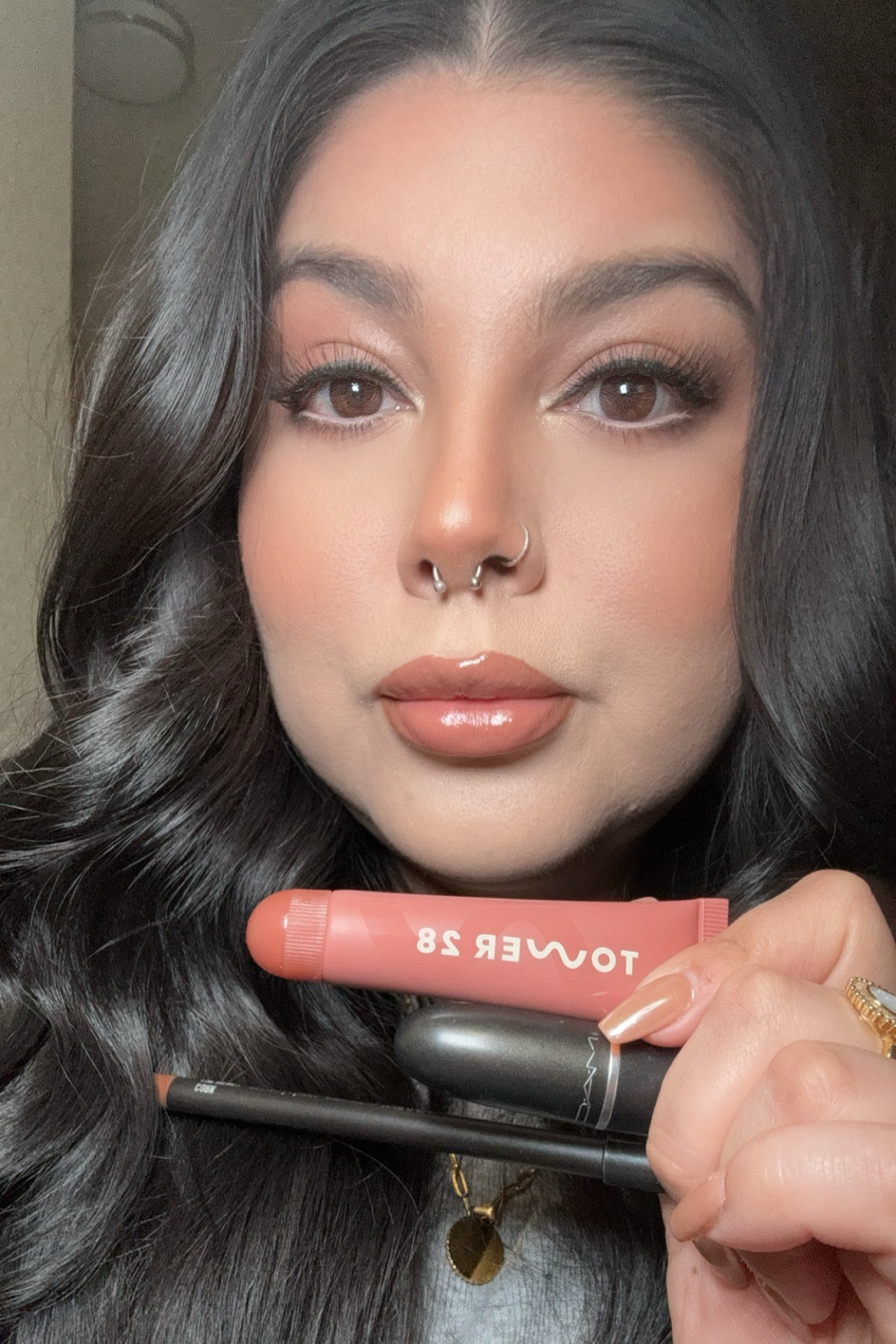 Dulce de leche lip combo look🤎

Tower 28 ‘dulce de leche’ gloss 
MAC Cosmetics ‘cork’ lip liner & ‘honey lover’ lipstick 



#LTKBeauty #LTKHome #LTKStyleTip