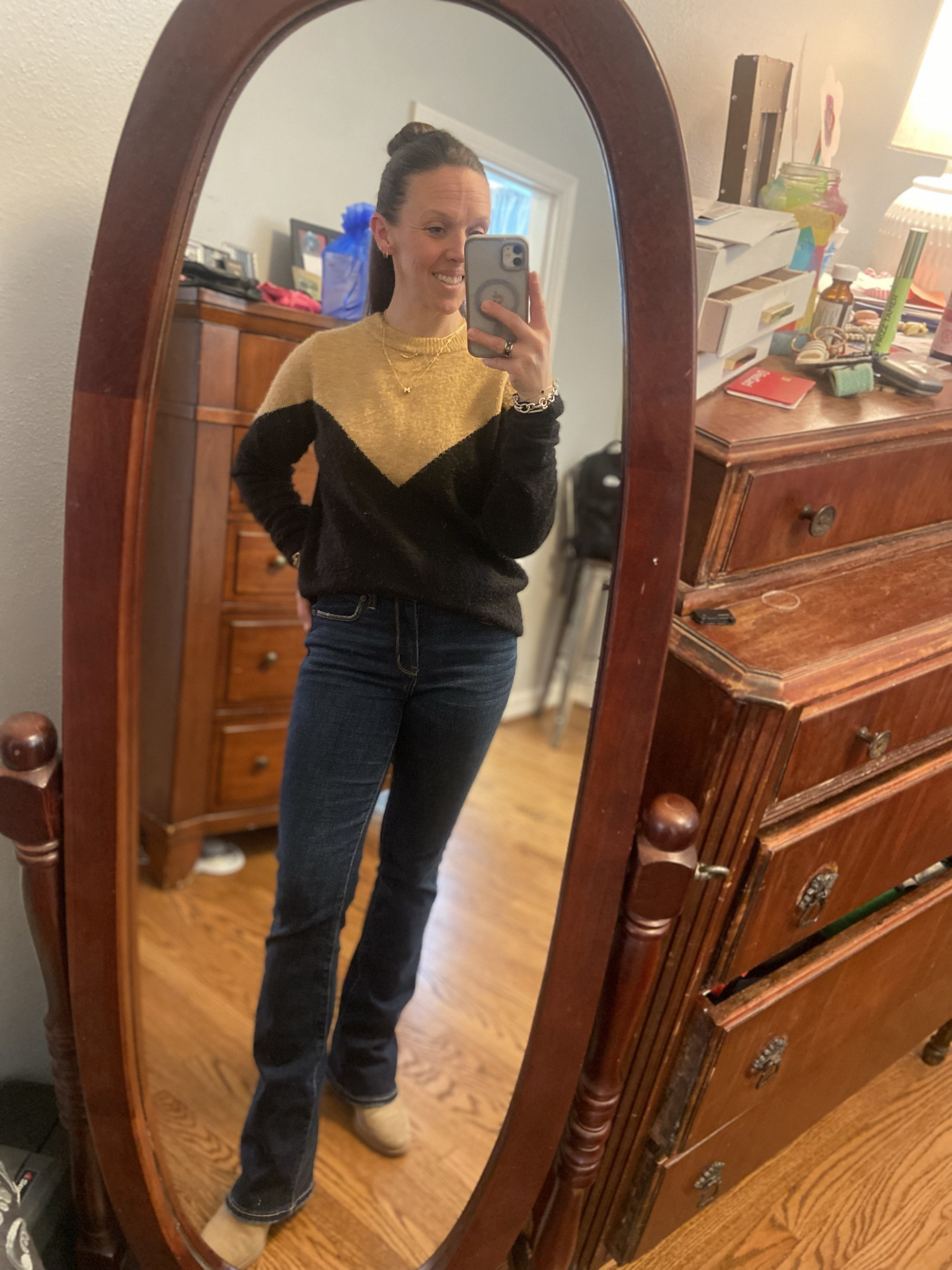 Jeans - ON SALE - these skinny kick jeans hsve such a great shape and just a little bit of stretch, they are very comfortable and flattering. 


#jeans #americaneagle #aerie #darkwashdenim #salefinds @American Eagle Outfitters   


#LTKOver40 #LTKU #LTKSaleAlert