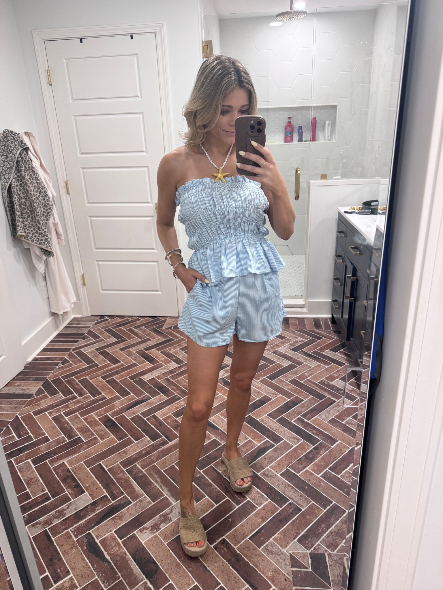 #OOTD for shopping
I’m wearing the small and it fits perfectly!

#LTKPetite #LTKootd #LTKdayinmylife