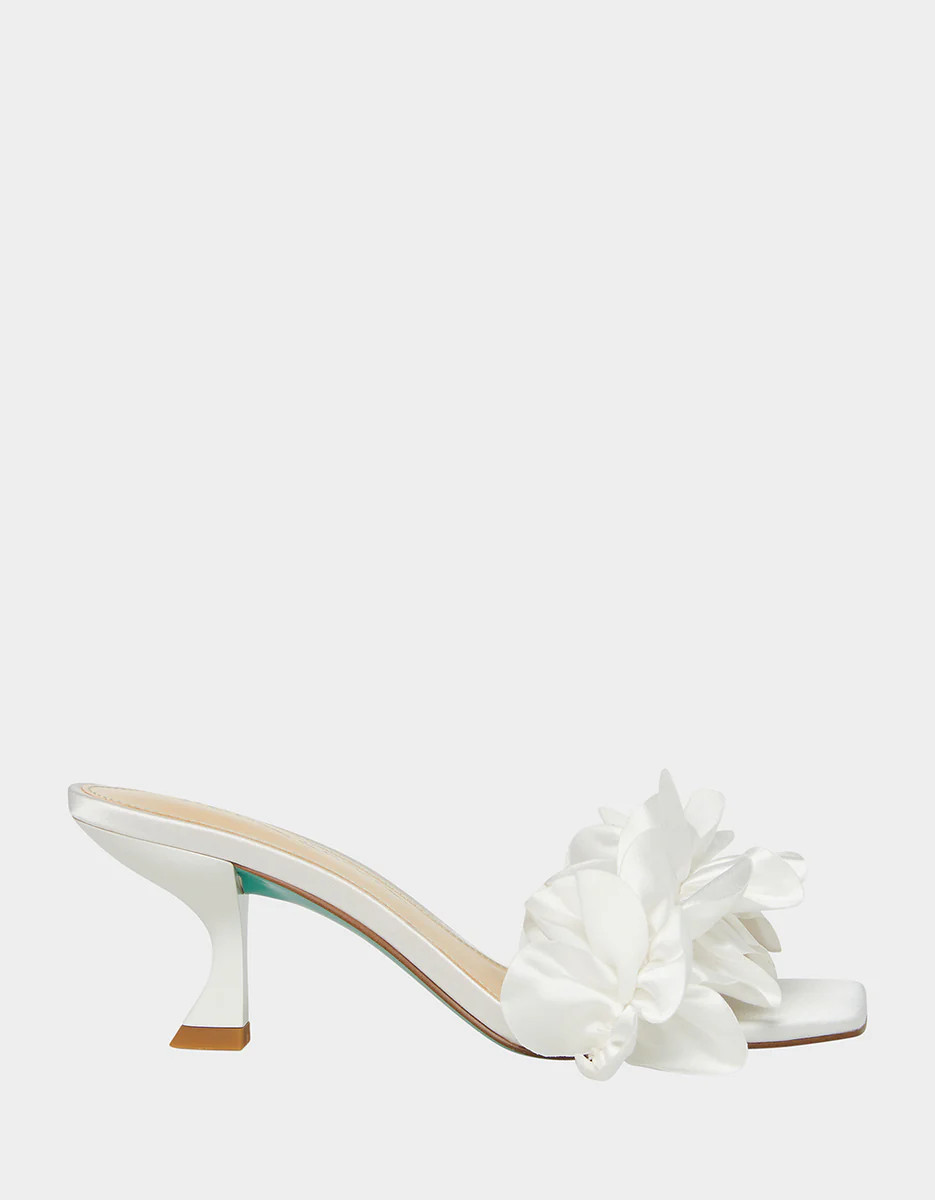 KIMI IVORY | Betsey Johnson