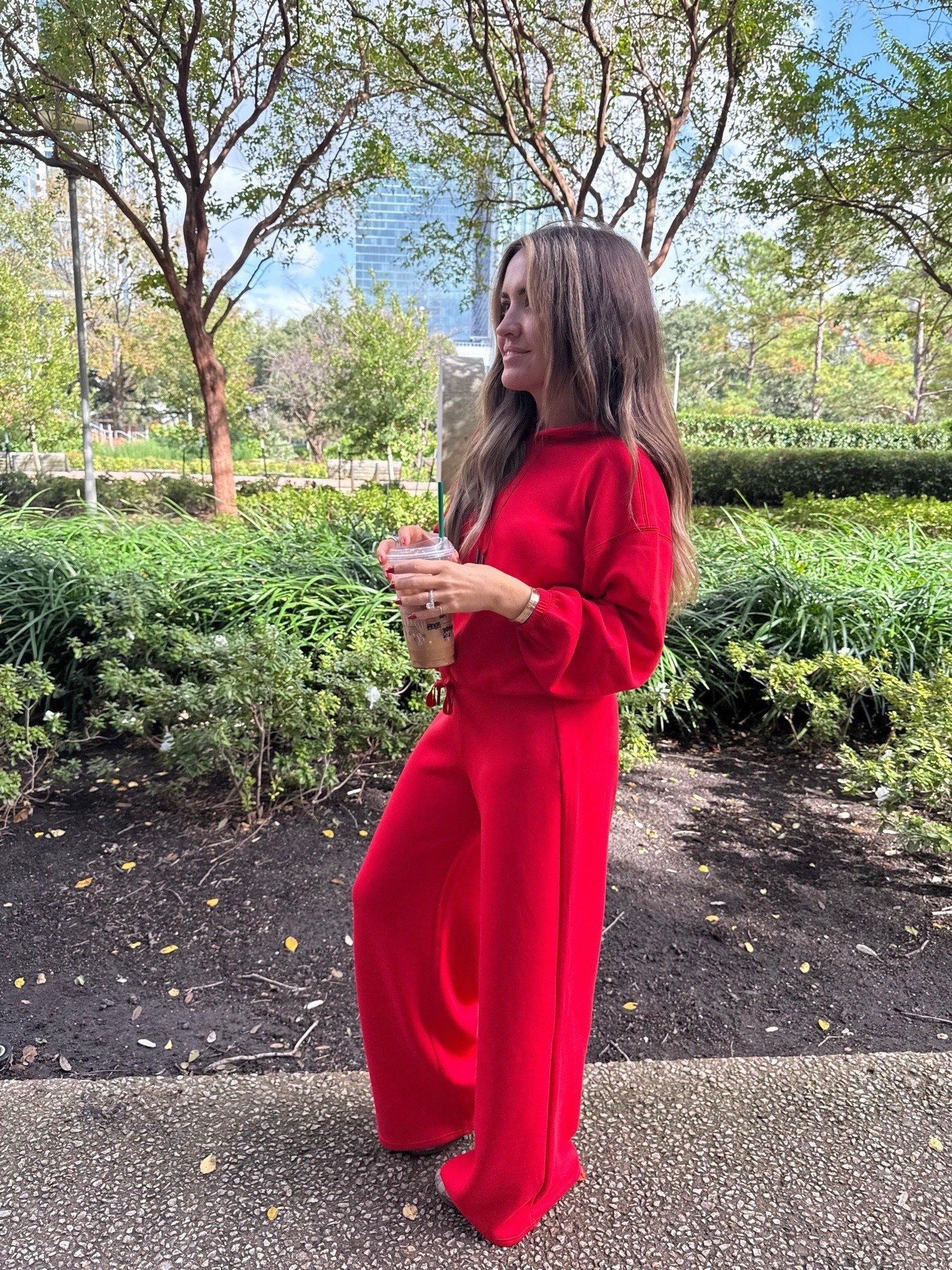 Some of my all time favorite loungewear is on 20% off exclusively through the LTK app!! Don’t miss out on this sale, it’s SO good. Wearing a size small petite in the wide leg pants, and a size small in the half zip!

#LTKSpringSale #LTKSaleAlert