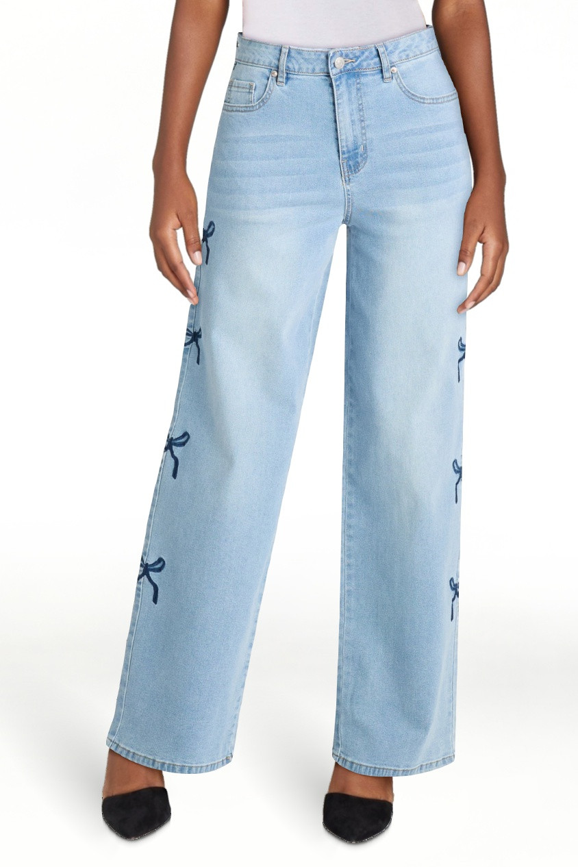 Madden NYC Women's Ultra 90s Fit Jeans with Embroidery, 32" inseam, Sizes 00-18 | Walmart (US)