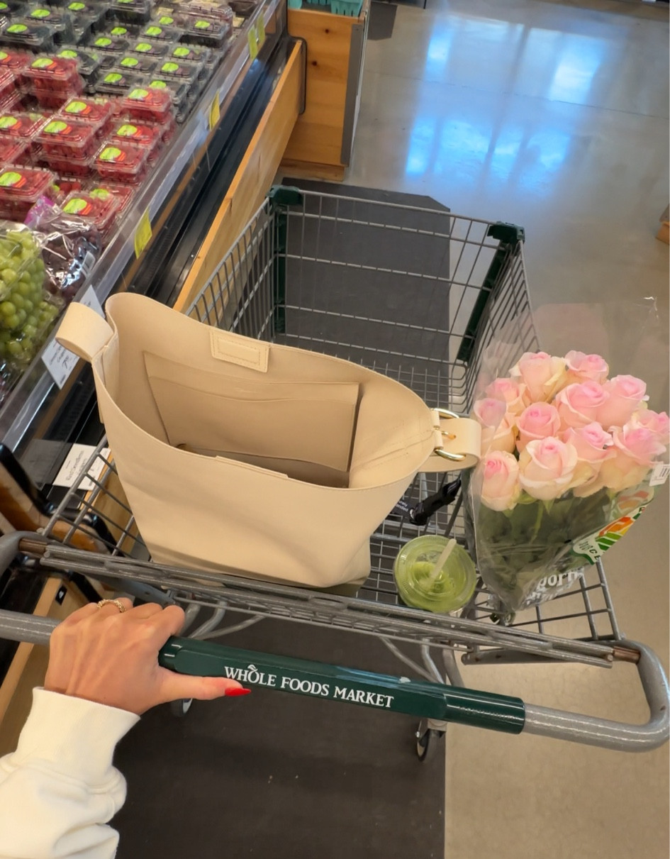 my favorite everyday leather tote from Madewell 

#LTKBacktoSchool #LTKSeasonal #LTKU