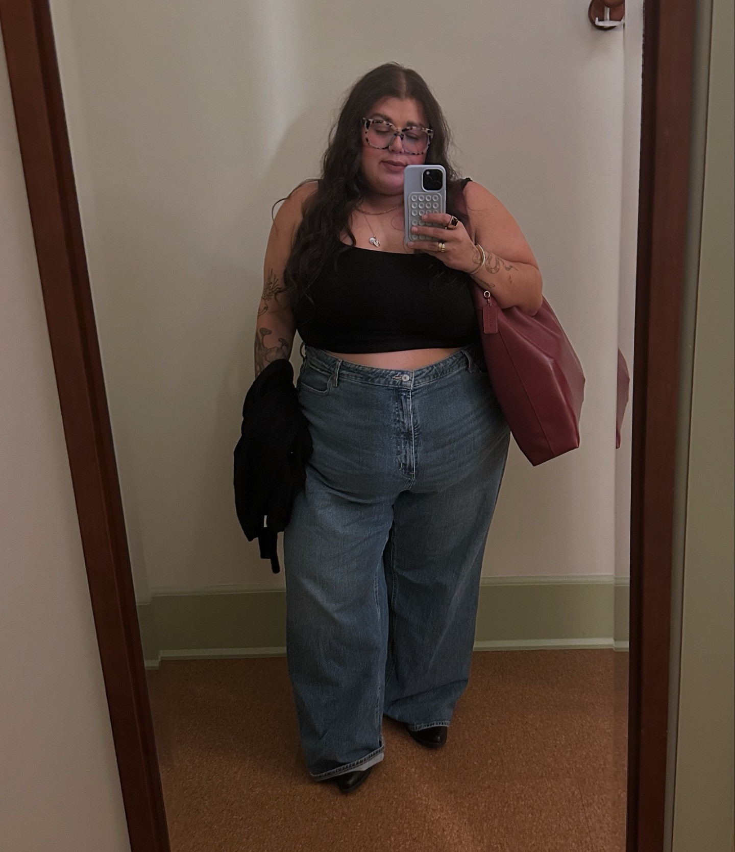 48 hours in NOLA to produce an episode with a new author 👀📖

Which one of us do you think refused to try the 🐊 bites?!