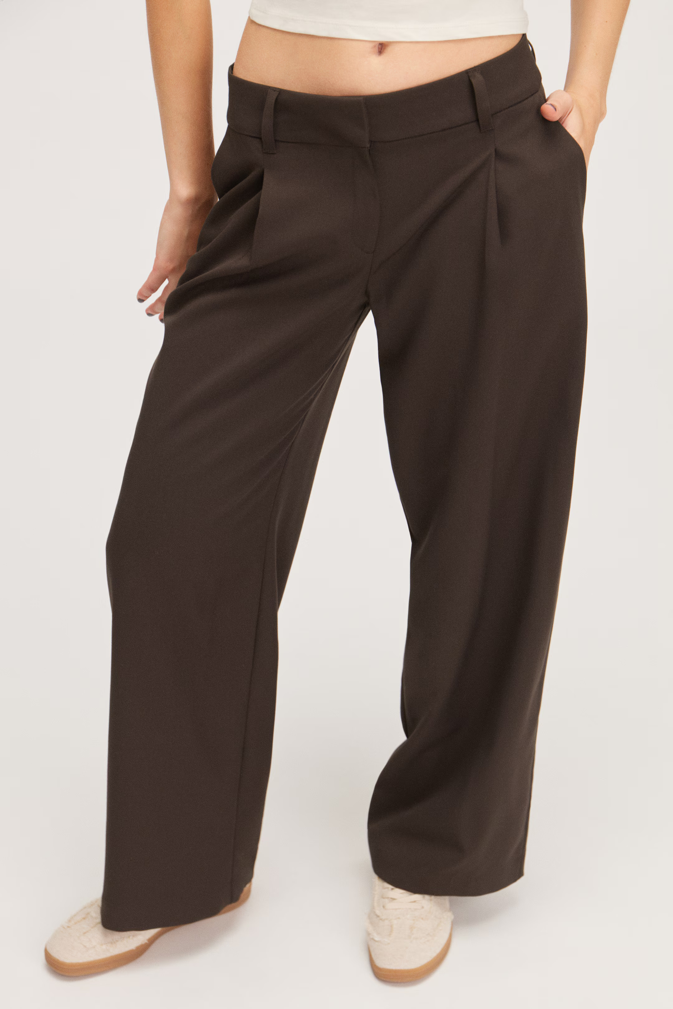 Low waist wide leg tailored trousers | H&M (UK, MY, IN, SG, PH, TW, HK)