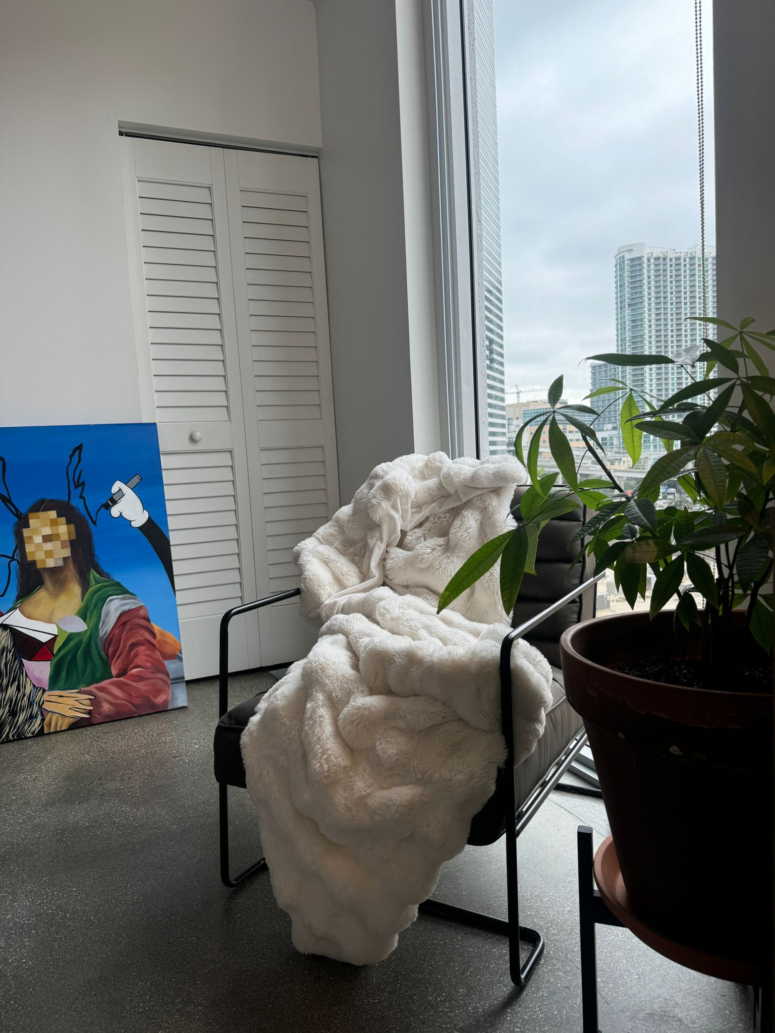 I never knew a blanket could feel this good. 🩷  This BedSure blanket feels like a warm hug, and the texture is so luxe it instantly elevates any room. Perfect for movie nights, reading days, or just making your space feel extra special. ✨ Trust me, once you try it, you’ll never want to let it go. 

 #LTKHome #LTKFindsUnder100