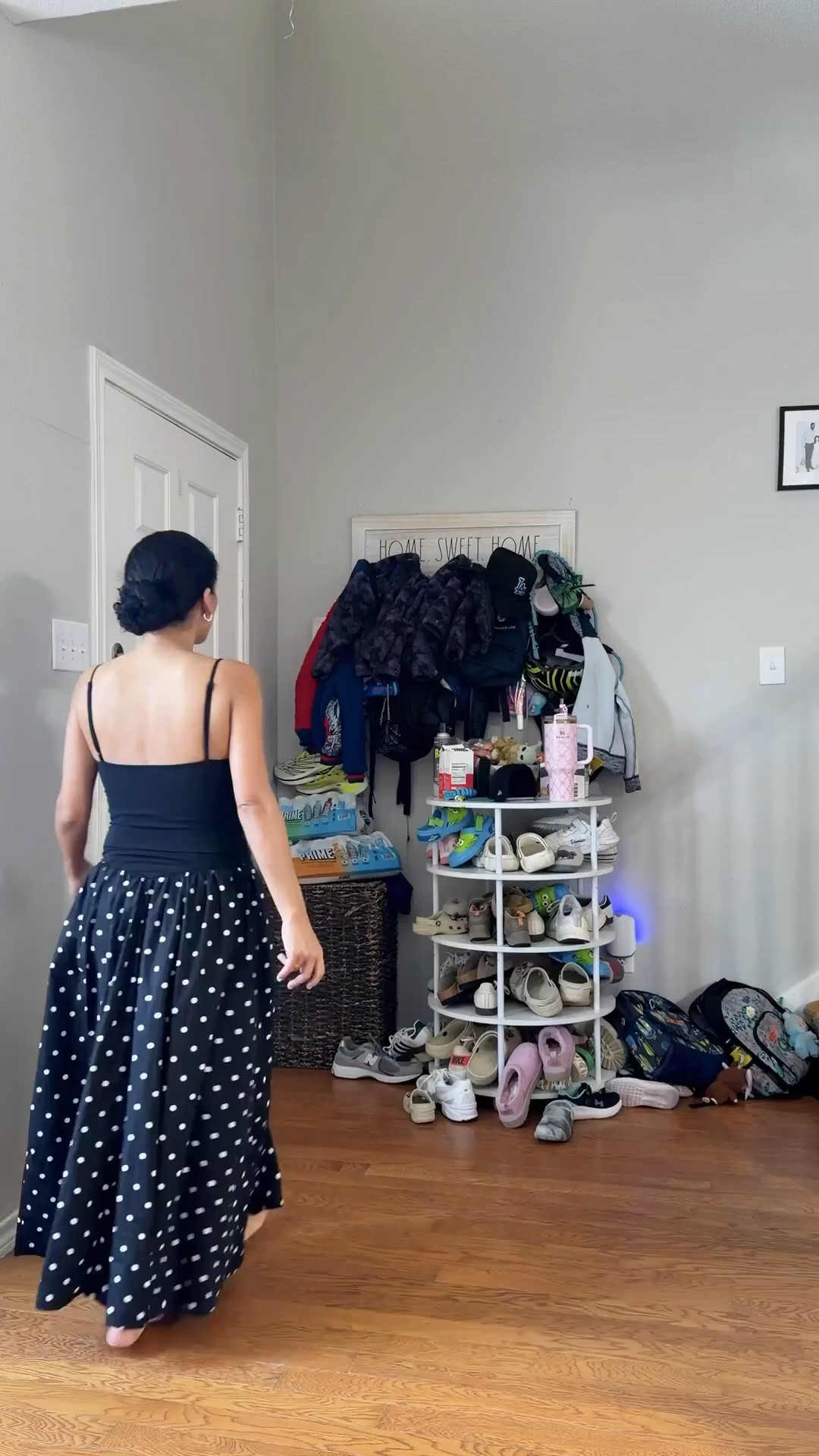 Easy at-home style with a playful polka dot moment 🖤 Comfortable, simple, and still put together.

#CasualStyle #EverydayOutfit #PolkaDotStyle

#LTKdayinmylife #LTKootd #LTKSeasonal