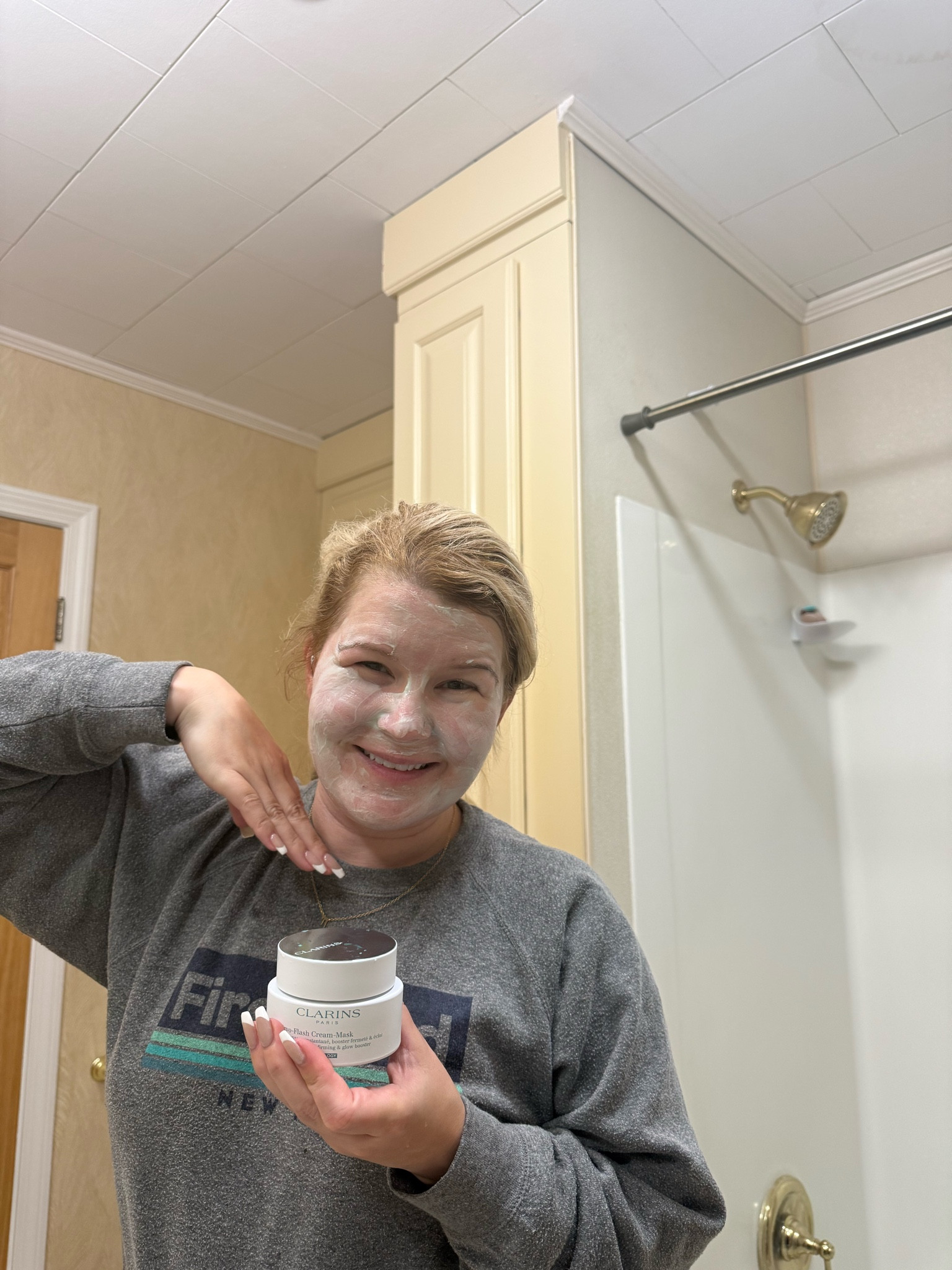 Face mask sunday i love Clarin’s skincare and their hydro face mask is a staple.

#LTKPetite #LTKselfcare #LTKBeauty