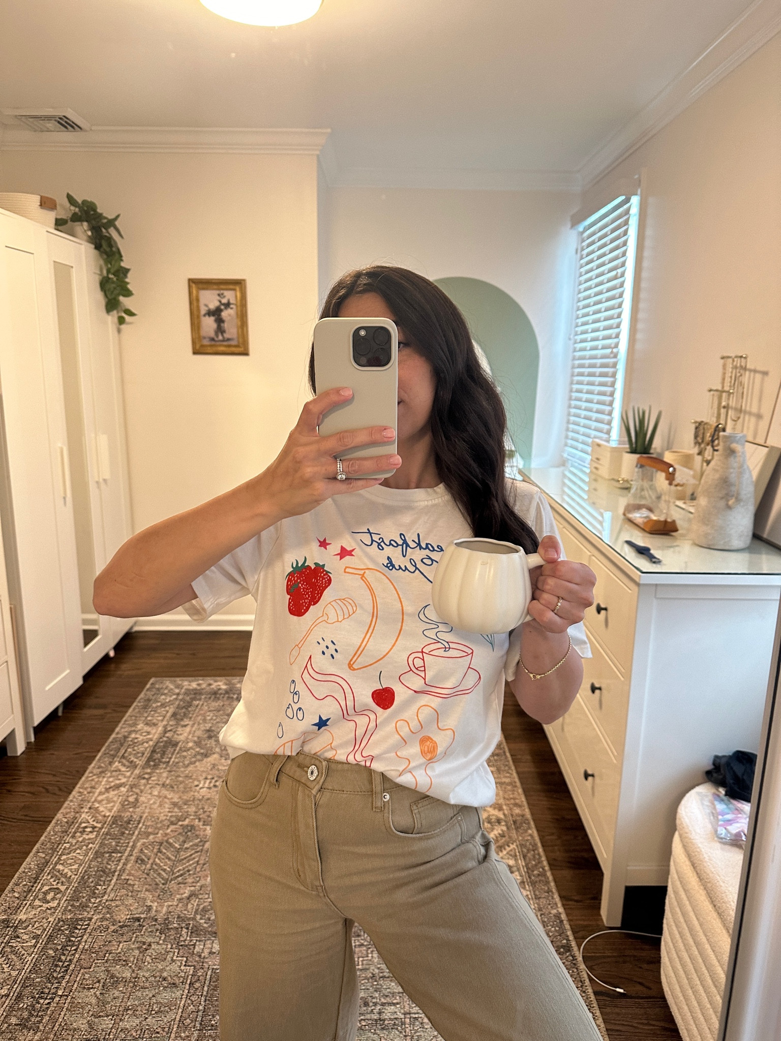 Easy Amazon Outfit. Perfect barrel jeans for fall! 

#LTKFallSale #LTKFindsUnder50 #LTKBacktoSchool