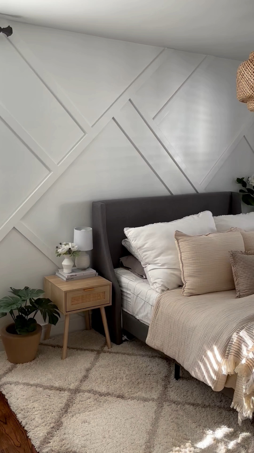 neutral bedroom inspiration infused with a modern-coastal flare!

crisp whites
creamy tans
warm grays (greige)

light wood finishes
woven rattan details
layered textures (ie. linen, organic cotton, white washed oak, rattan, rustic pottery/ceramics)
natural bedding


.
.
.
rattan bedroom furniture
platform beds
coastal pendant lighting
rattan lighting
woven bedroom lights
fall decor
coastal bedroom inspiration 
rattan furniture

#LTKHome #LTKOver40 #LTKmorningroutine