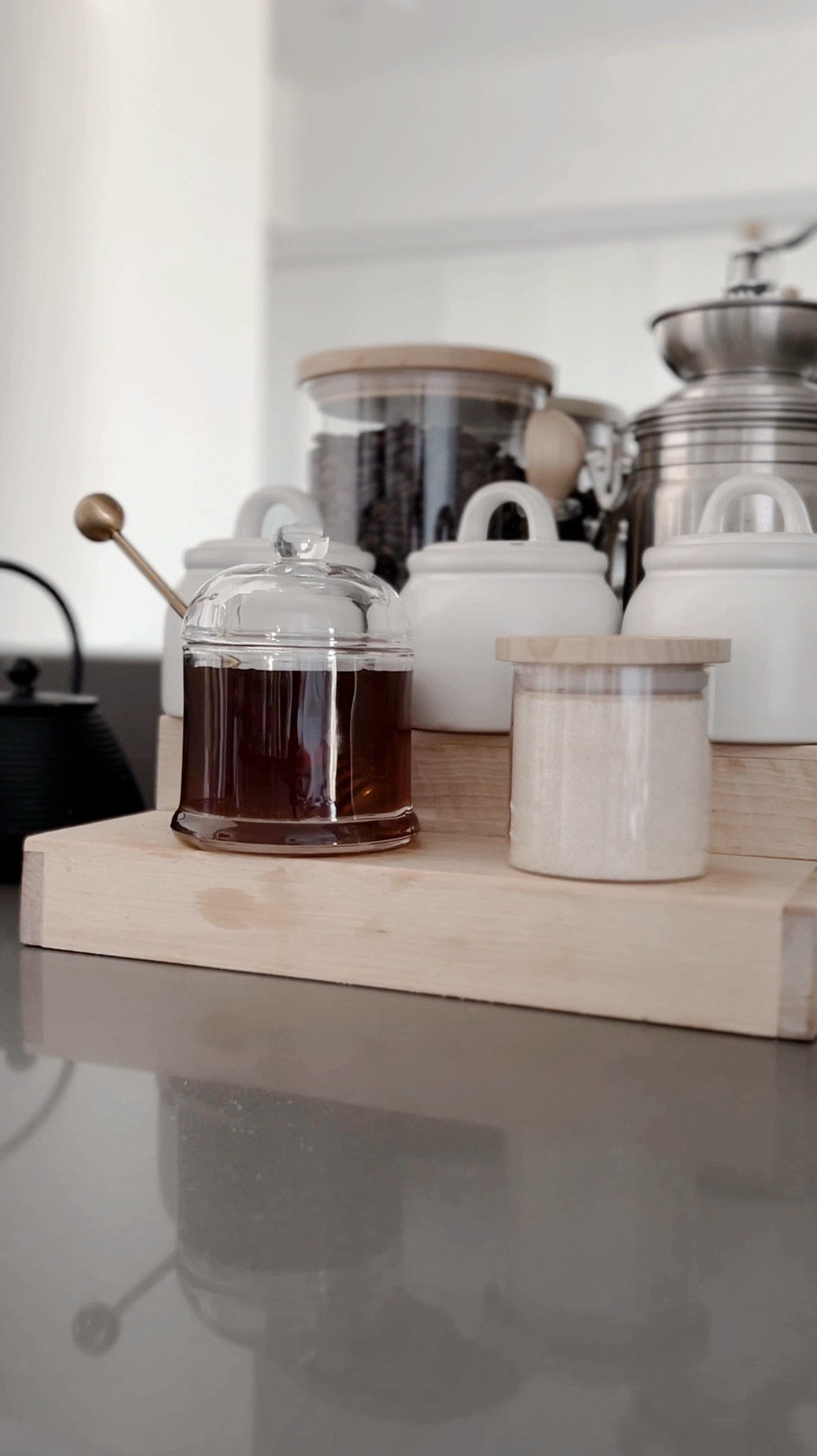 I usually buy my honey at the local farmers markets, but missed it this weekend. Whats your favorite Houston local Honey?
#honey #tea #coffee #teastation #coffeestation #localhoney