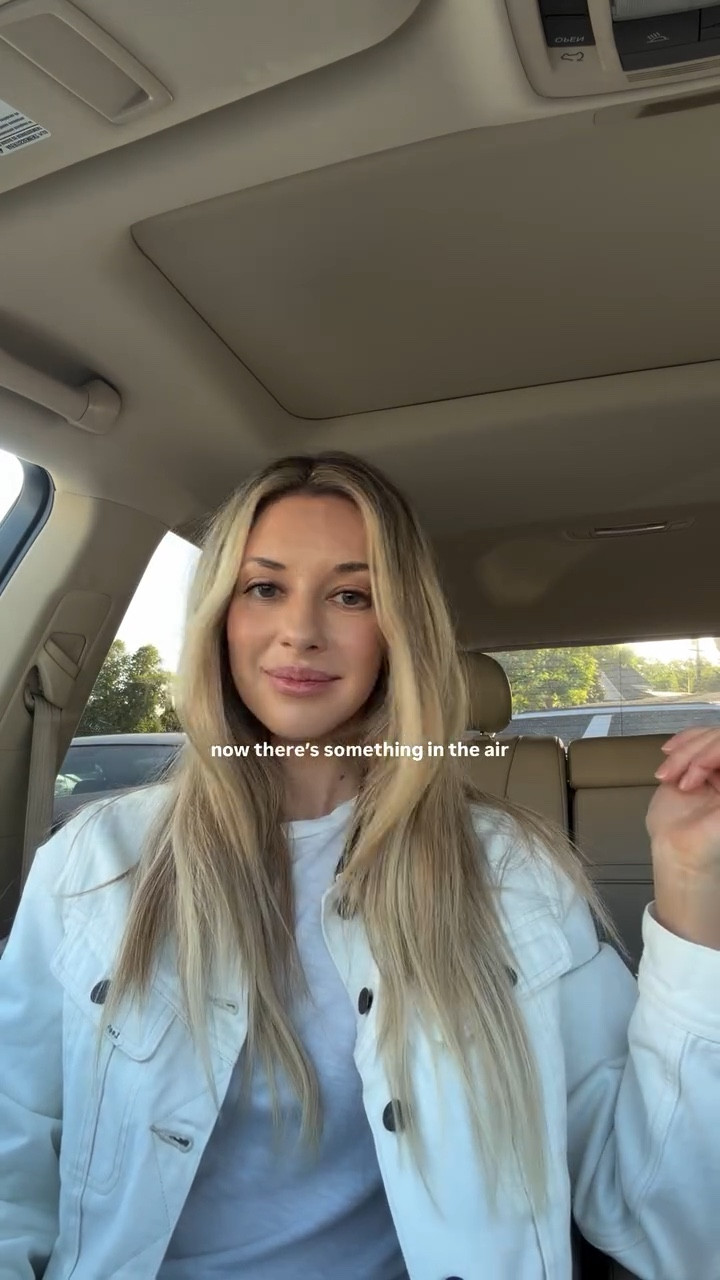 A few words to describe the feelings after my hair extension appointment. Obsessed, happy, healed. 

#hairextensions
#hairextensiontransformation
#extensionspecialist
#hairtransformation
#beforeandafterhair
hairgoals
dreamhair
longhairgoals
fullerhair