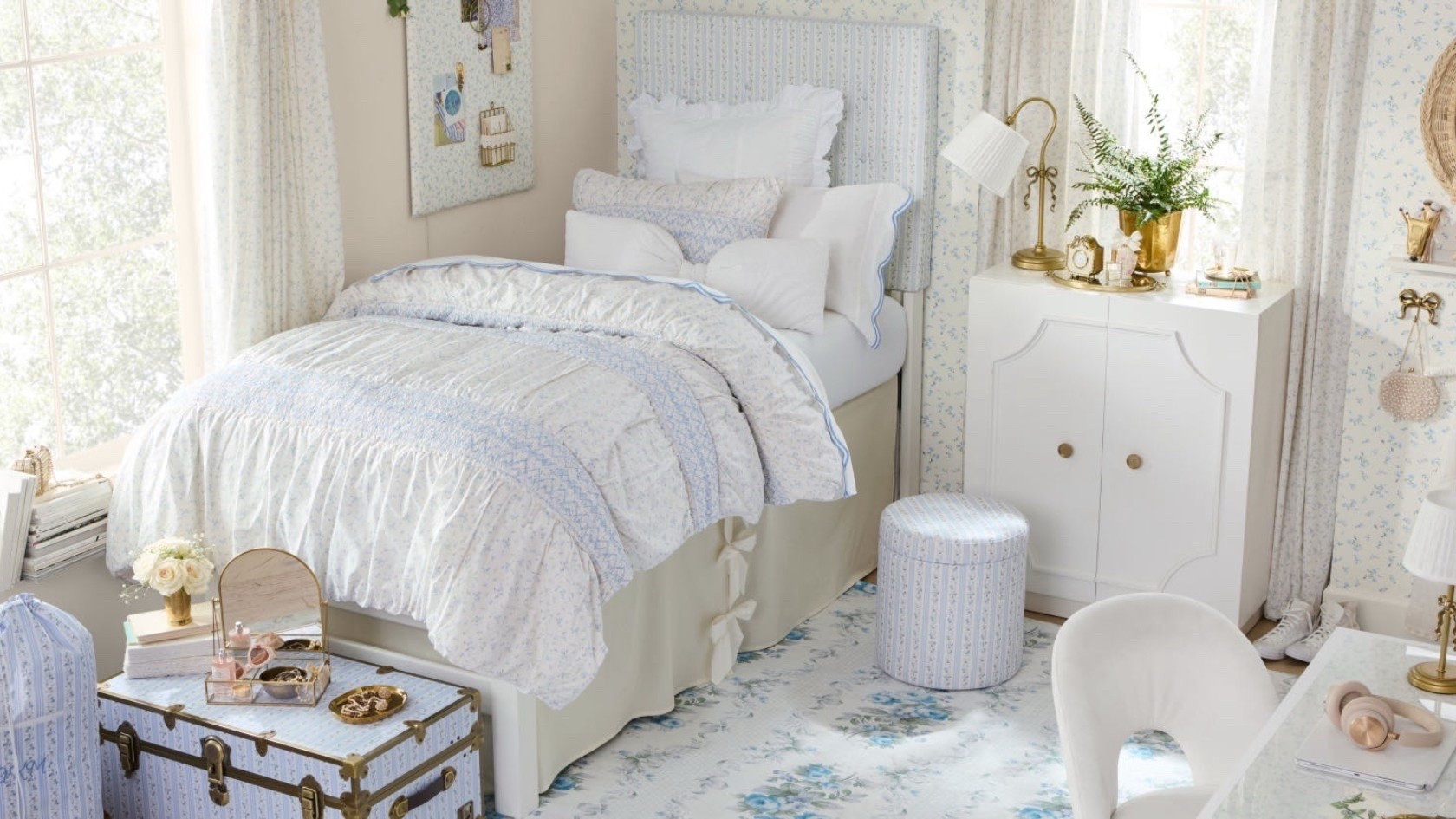 Sweet floral dreams 🌿✨ Mixing soft blues, vintage accents, and cozy layers to create the ultimate cottagecore-inspired space. So many of these finds are on sale right now — perfect time for a bedroom refresh! 🛏️💙 #LTKFinds #LTKSaleAlert #HomeDecorInspo #CottagecoreStyle #BedroomGoals #VintageVibes #ChicAndCozy #FloralDecor #LTKUnder100 #HomeStyling #RoomMakeover

#LTKFindsUnder100 #LTKStyleTip #LTKHome