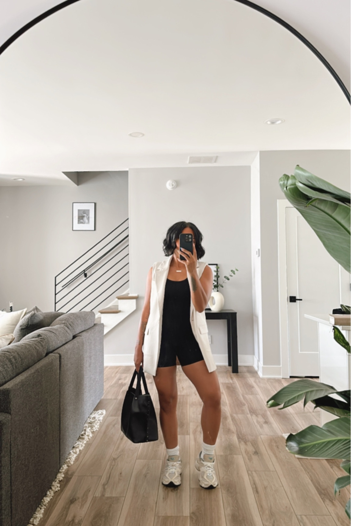 The arched mirror of my dreams 🤍