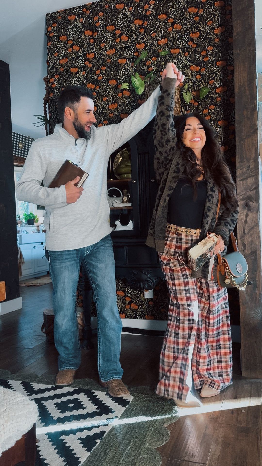 No. 1 problem with marriage… Even mine…
Expecting Hallmark moments everyday all day… Annnnnnd not seeing our spouse like Jesus sees us!! 

I’m working on it.. I’m blessed!!

Church Fit with the Hubby!! 
Need links??? Leave a “CHURCH FIT” below!! 

#christianencouragement #marriedlife💍 #churchootd