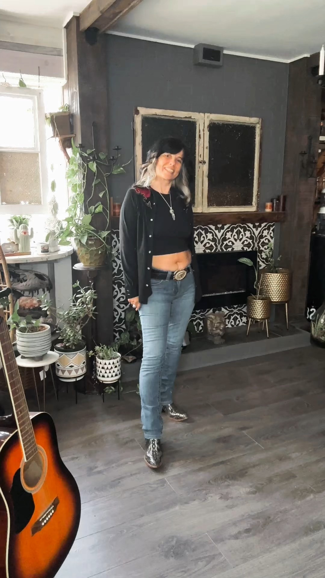 Denim days, leather nights 🤠✨ Sometimes all you need is a pair of Betty 19 jeans, a belt buckle with attitude, and boots that shimmer just enough to catch the light.

Topped it off with a cropped tee + fringe jacket for a western business casual vibe that works for concerts, cocktails, or just strumming a guitar at home 🎸💃

Tagging all the pieces so you can shop the look and make it your own!

#WesternStyle #OOTD #DateNightLook #ConcertStyle 

#LTKcanada #LTKsale #LTKjeans