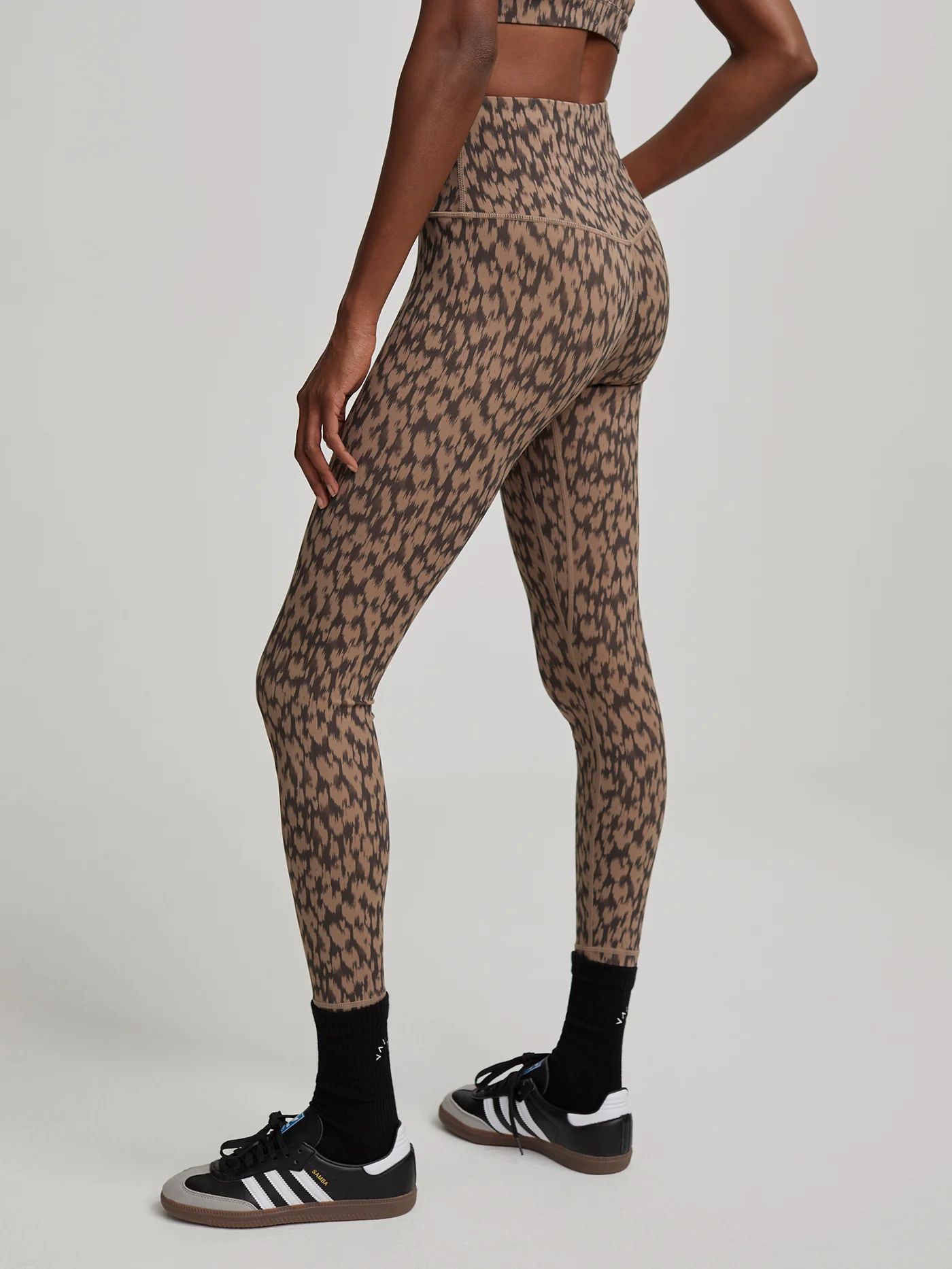 Form High Legging 25Made from our advanced Form fabric, these high-waisted leggings redefine comf... | Varley USA