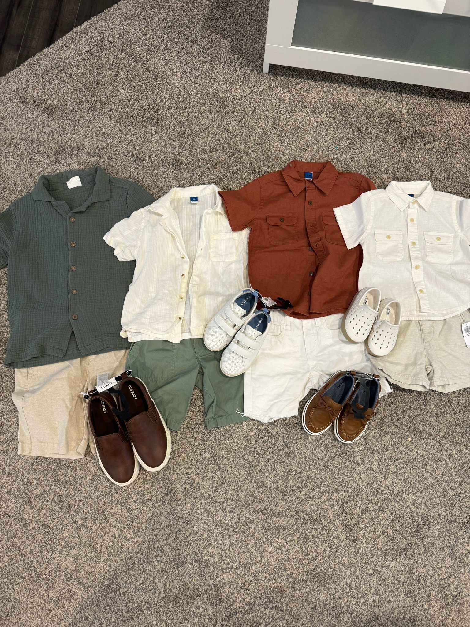 Boy’s Family Photo Outfit Ideas

#LTKKids #LTKFindsUnder50 #LTKFamily