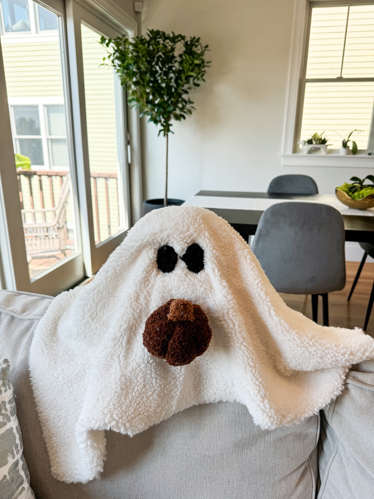 Pottery Barn Ghost Pillow

#LTKFindsUnder50 #LTKSeasonal