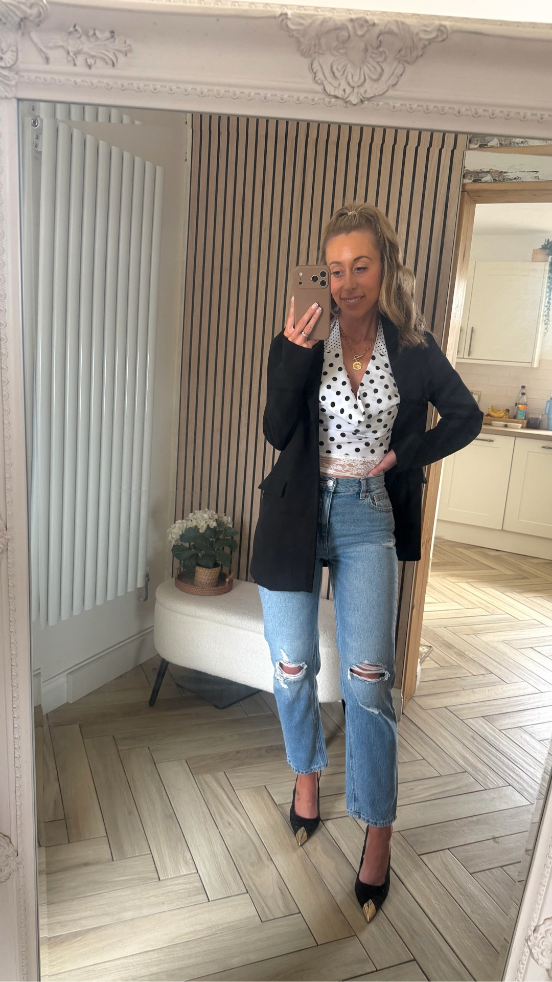 Girls night GRWM

I wear an 8 in the jeans girls. True to size but not much stretch so I'd size up if you are between 

#LTKootd #LTKmomlife