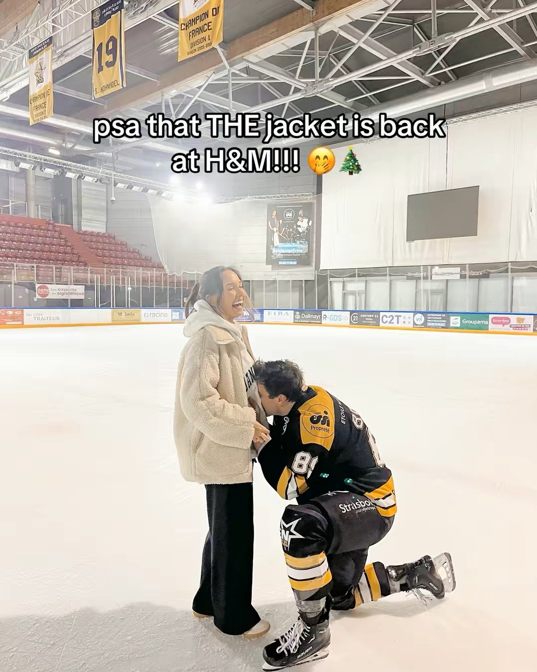 This jacket really is perfect 🧸 thick, plushy, cute stripe details on the sleeves. wearing a small! 