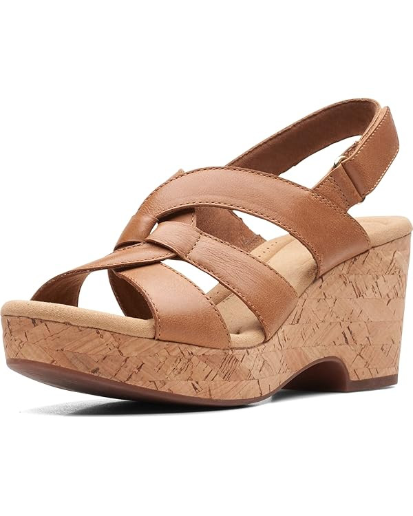 Clarks Womens Giselle Beach | Amazon (US)