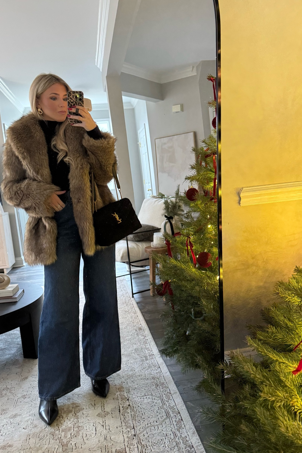 Casual weekend ootd! Everything is on sale. 

#LTKSaleAlert #LTKHoliday #LTKSeasonal