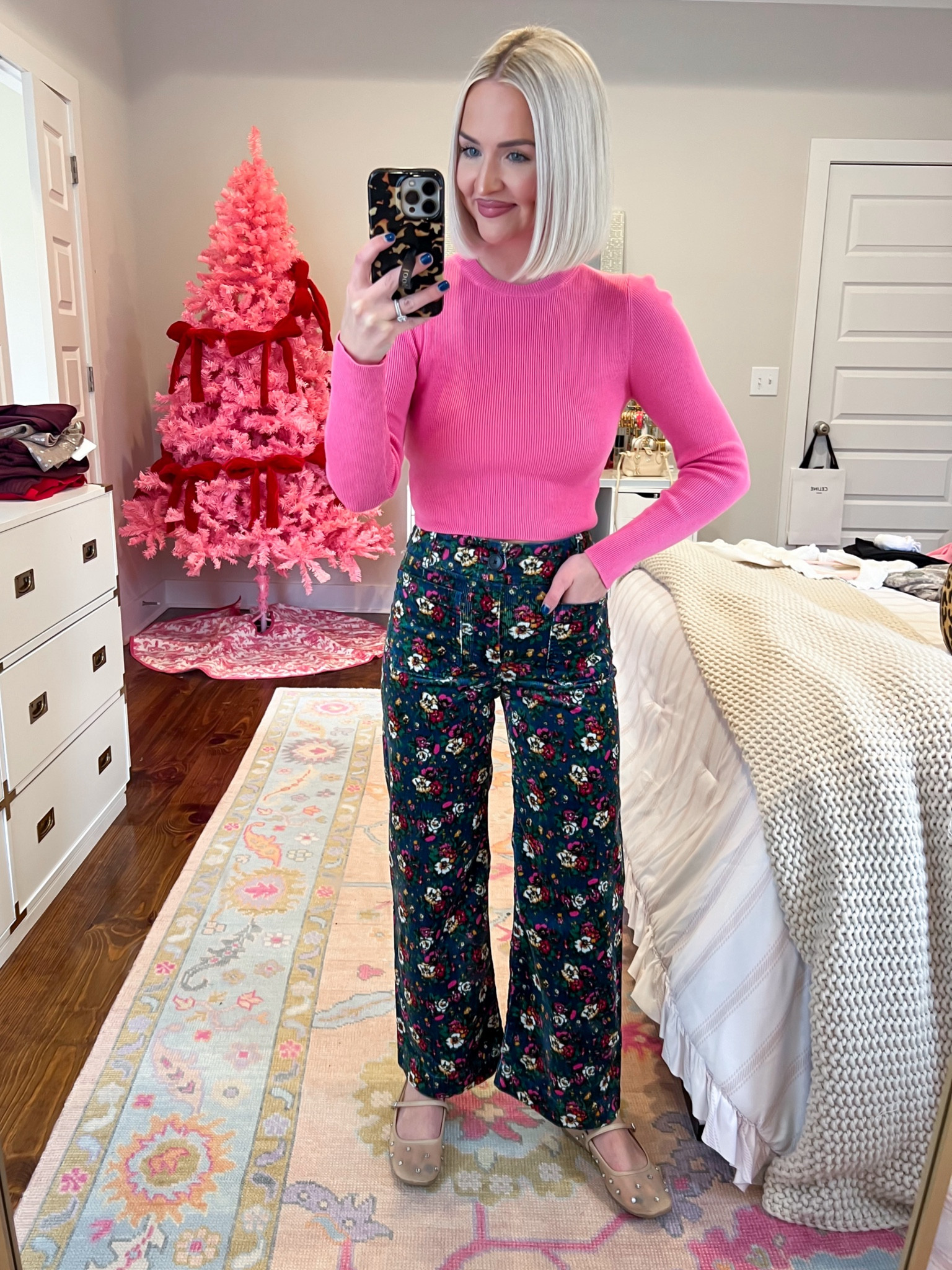 Corduroy Colette cropped wide leg pants / floral print corduroy pants
Size: 24 regular 

#LTKHoliday #LTKStyleTip