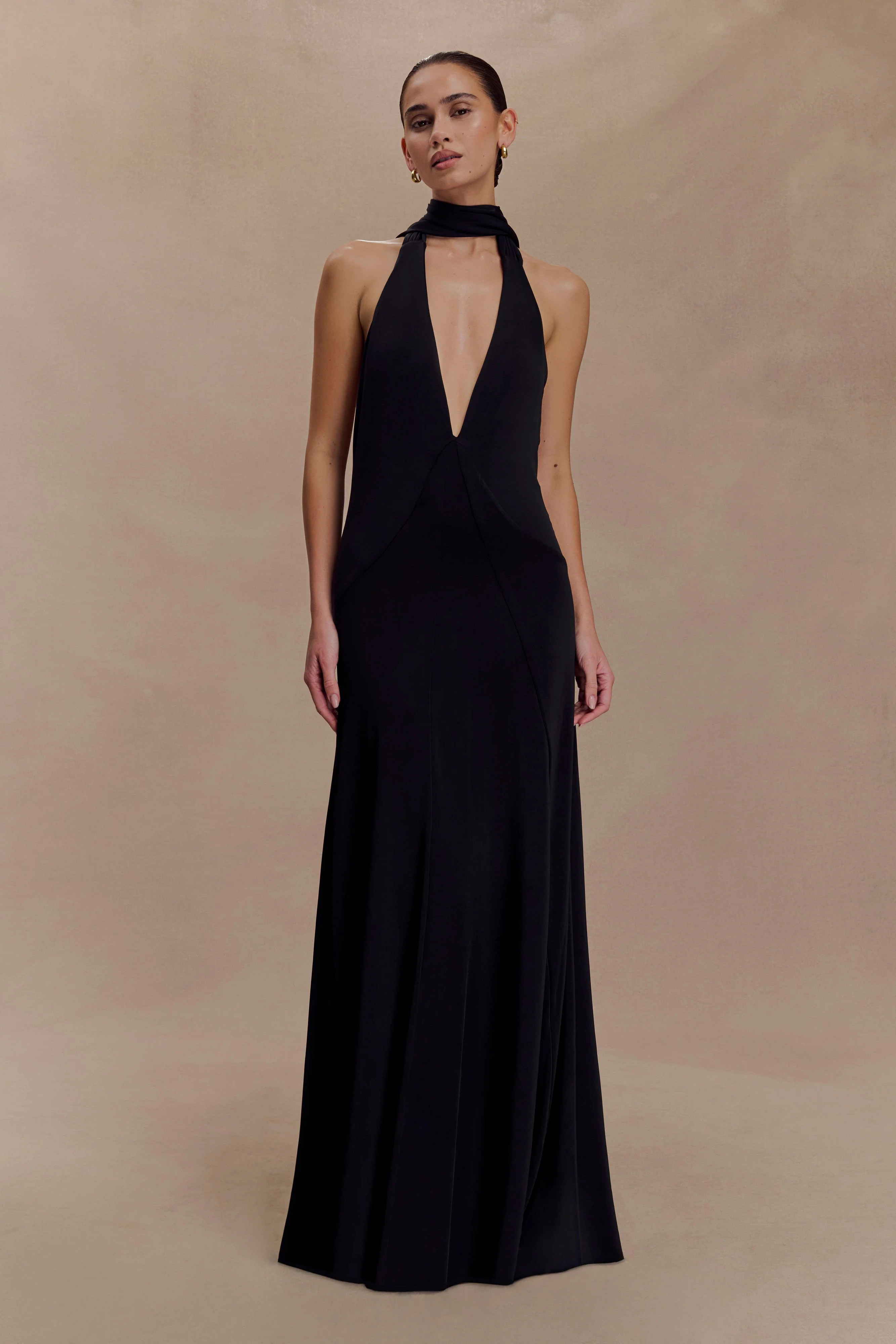 Slinky Maxi Dress With Scarf - Black | MESHKI US