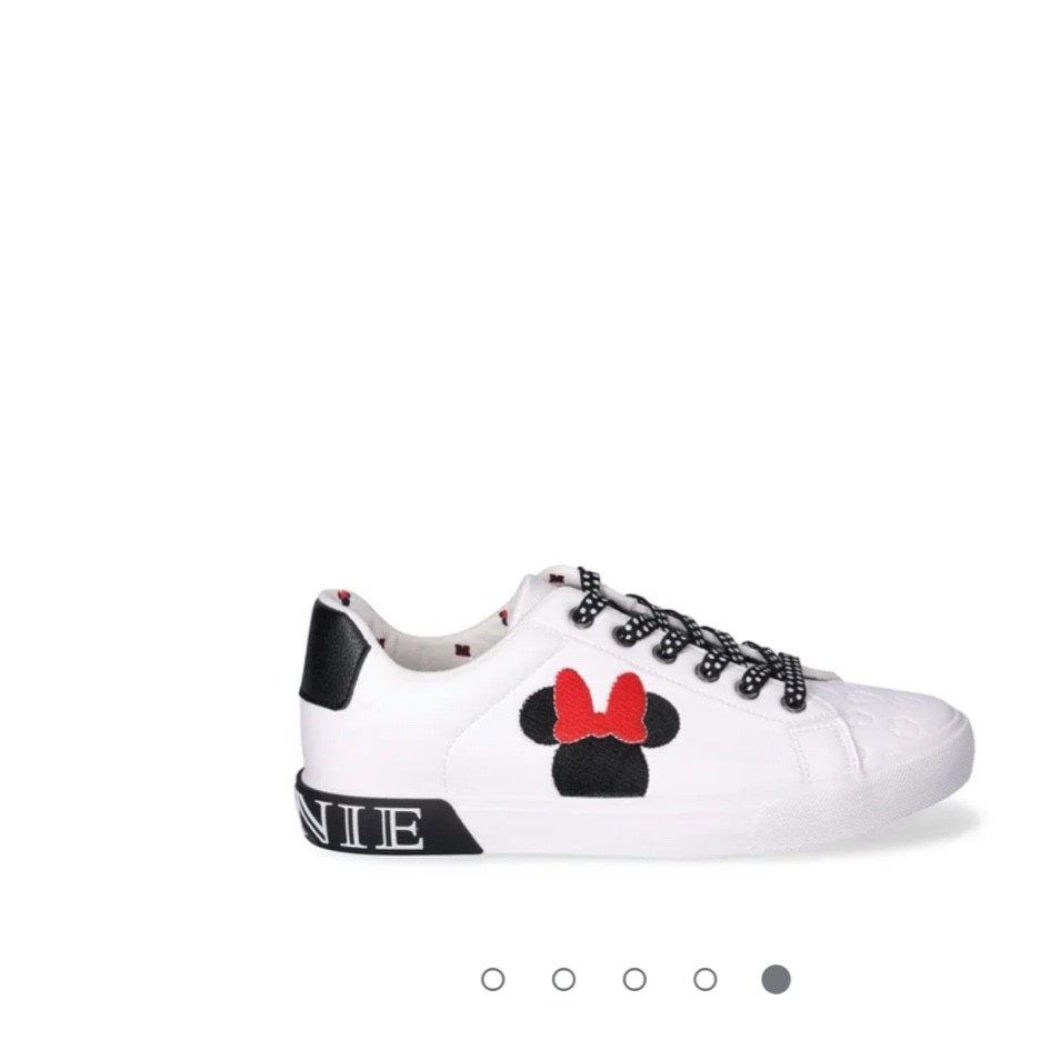 Cutest Disney sneakers! 

#LTKFindsUnder50 #LTKStyleTip