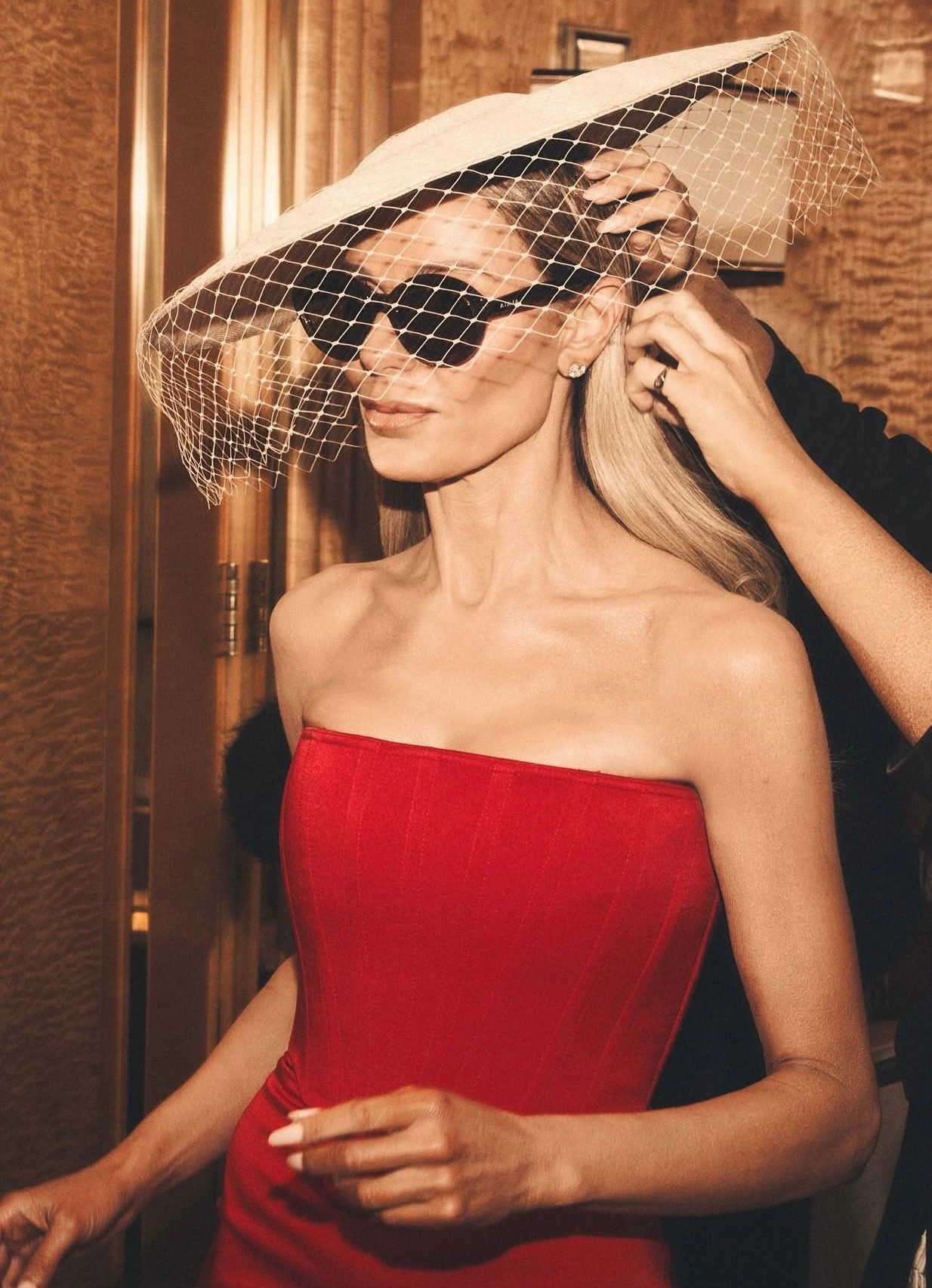 Dorit Kelmsley's round sunglasses