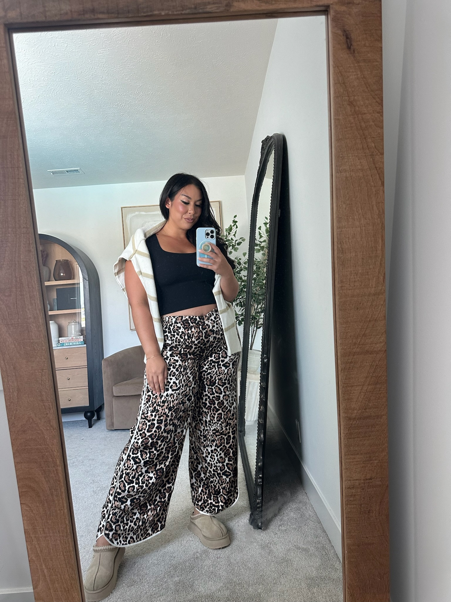 Aerie Loungewear Outfit Idea 🖤 wearing a large in everything!
-
-
-
Casual midsize outfit, midsize curvy ootd, loungewear style, flannel outfit, athleisure style, sweatpants, leggings outfit, work from home outfit, leopard print pants

#LTKSeasonal #LTKStyleTip #LTKMidsize