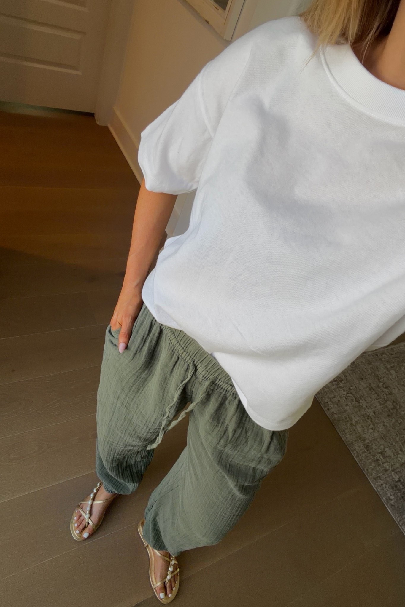 tee: small // pants: small — my current most worn amazon pants & the best basic tee i own!

casual outfits, flowy pants, amazon finds, fall fashion haul, michele jaliene