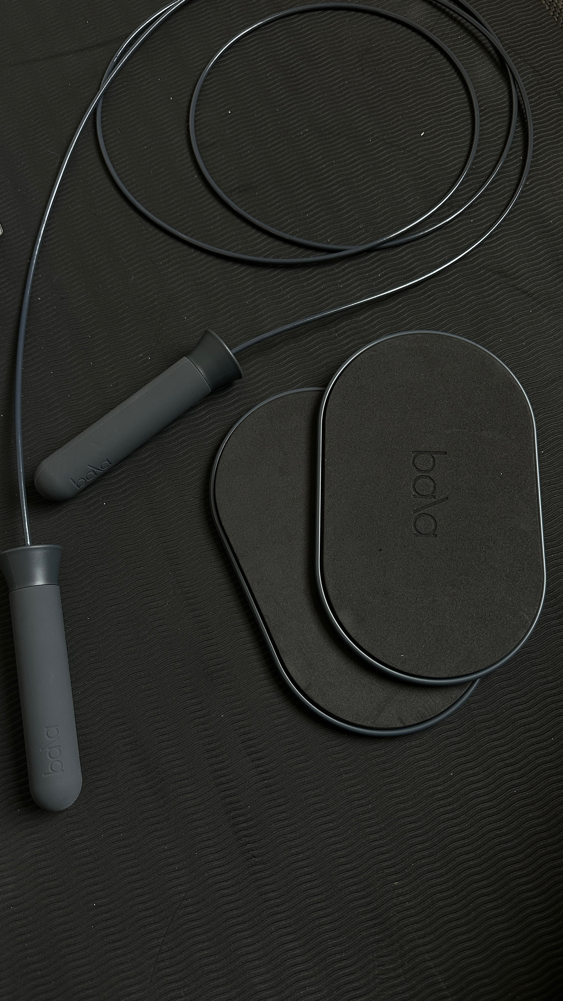 New Bala home workout gear 😄


#workoutset #homeworkout #pilates

#LTKActive #LTKTravel #LTKHome