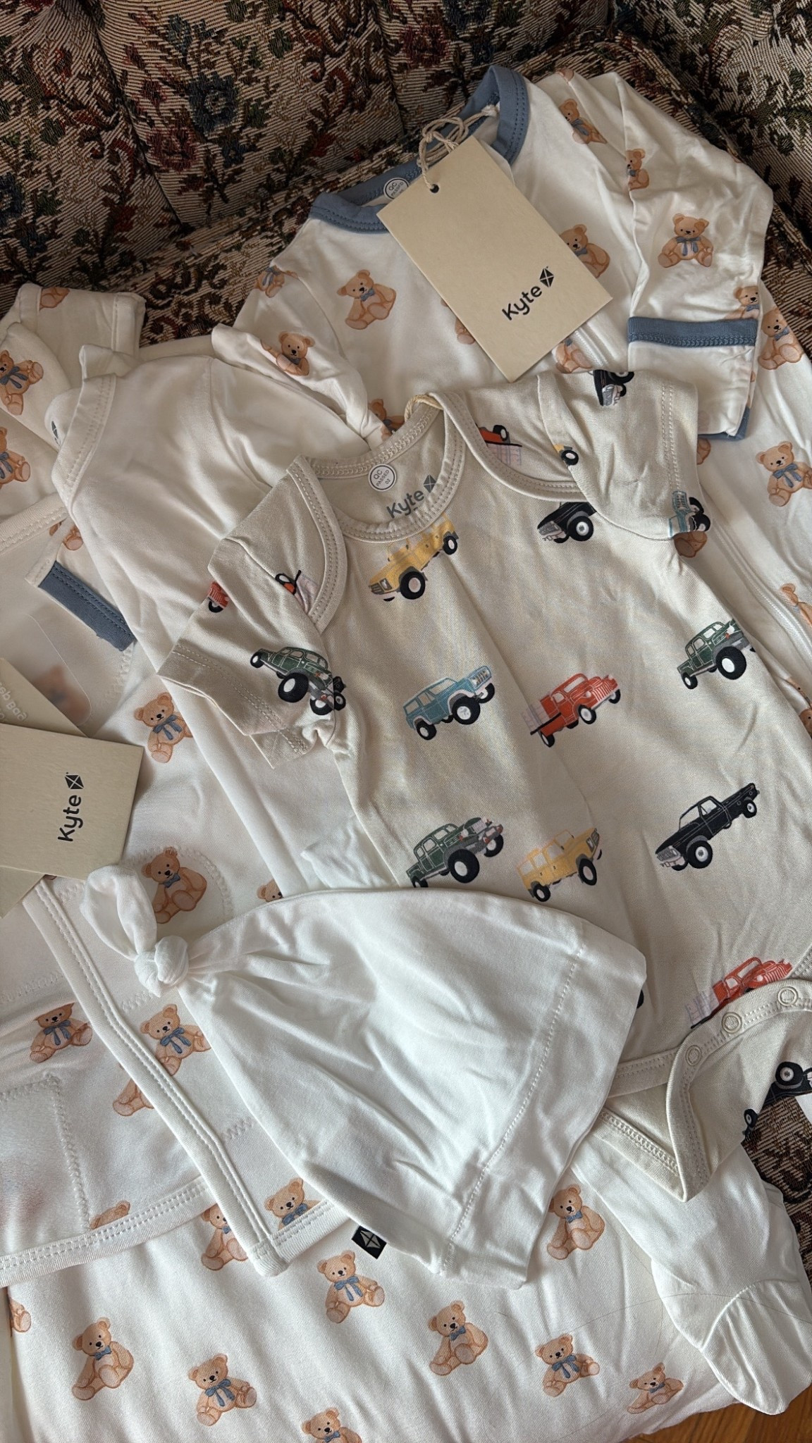 Perfect to welcome a new baby

#LTKBaby #LTKGiftGuide #LTKHoliday