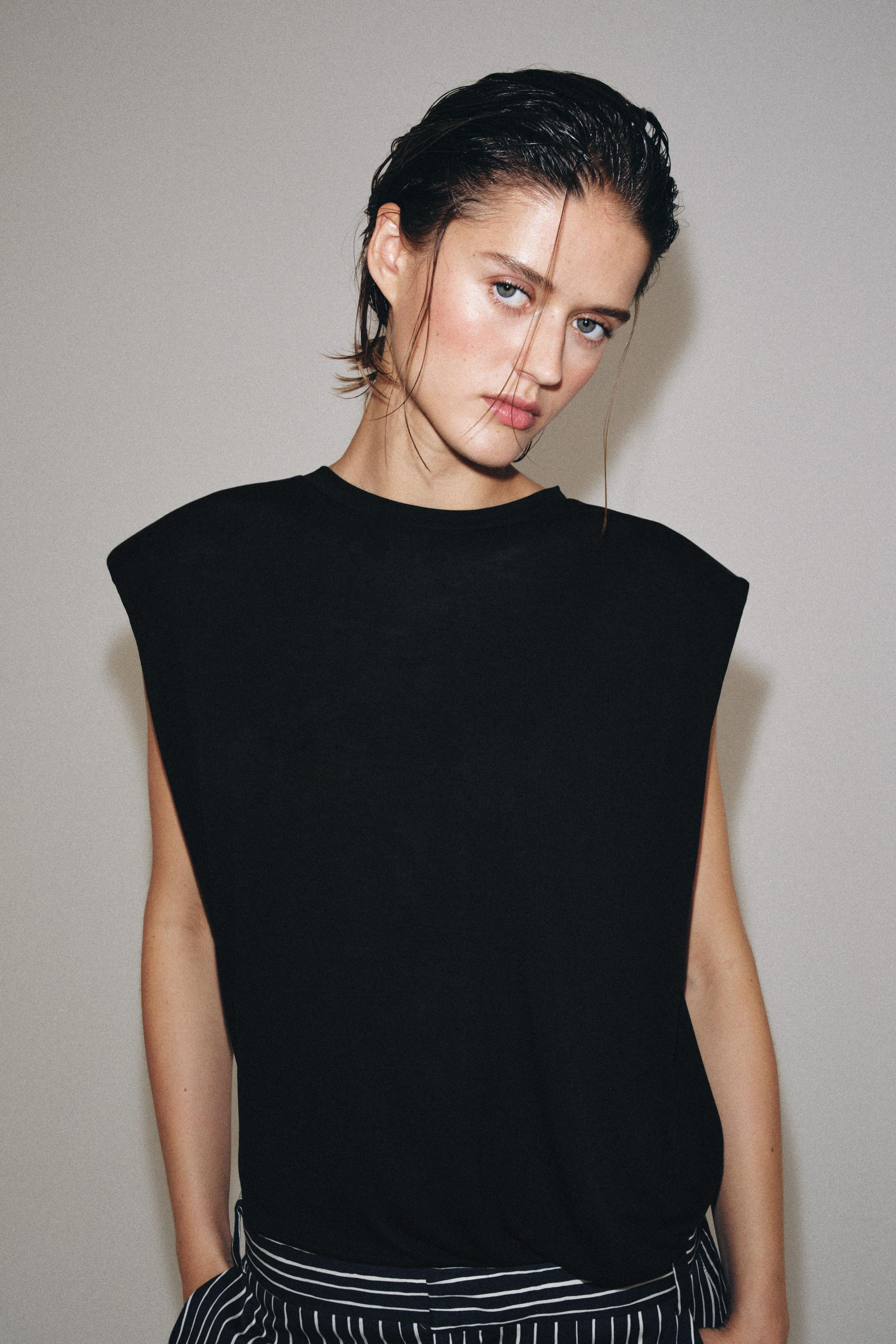 FLUID SLEEVELESS T-SHIRT WITH SHOULDER PADS | Zara AU