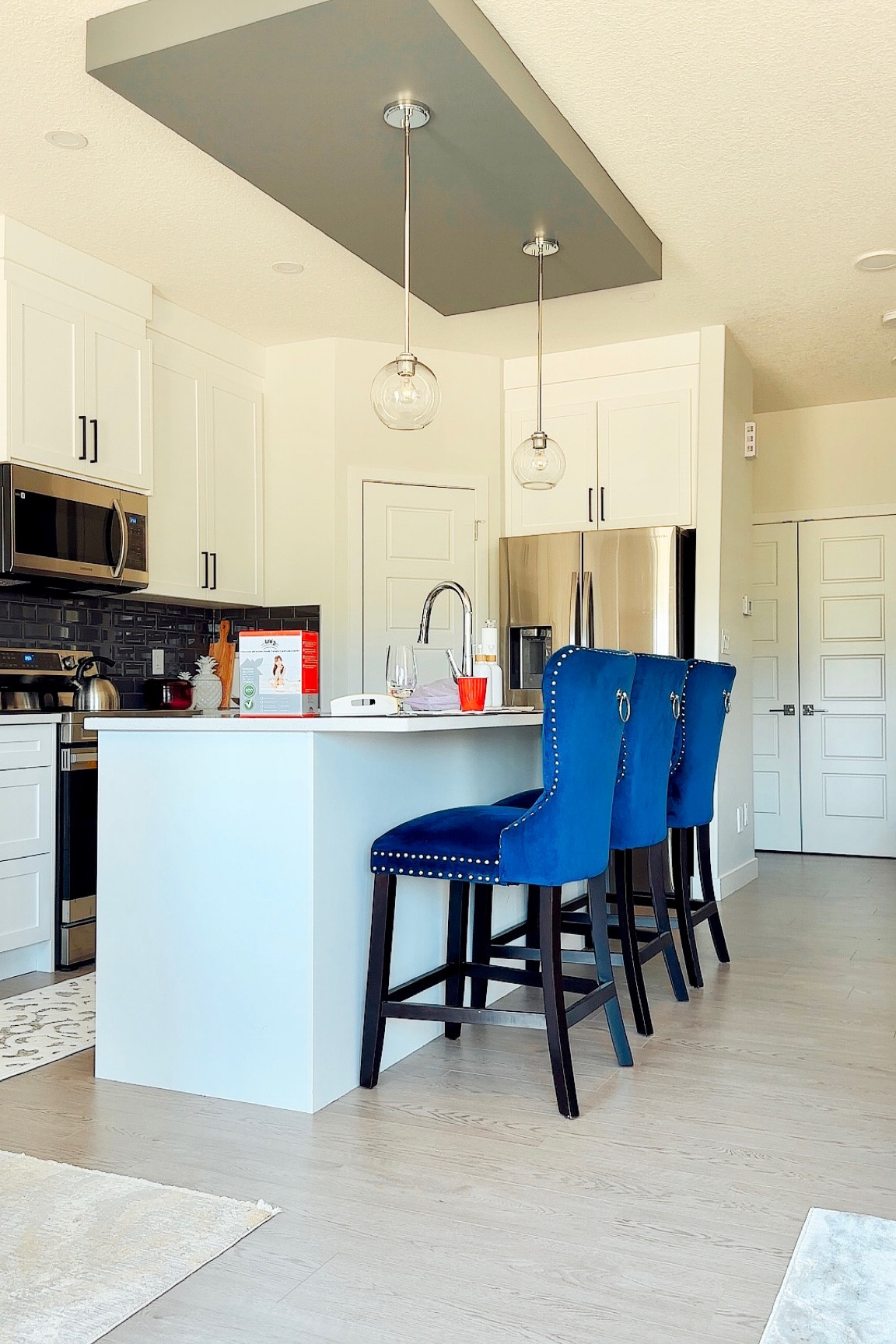 Counter stools, love them!