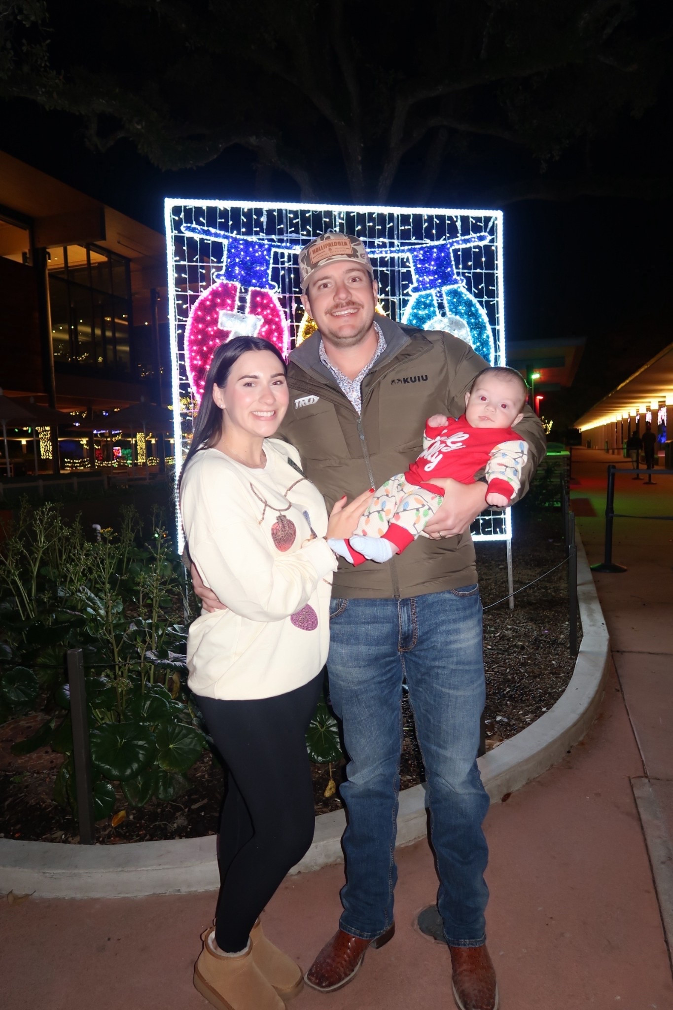 Shop our winter outfits 

#LTKFindsUnder50 #LTKmomlife #LTKSaleAlert