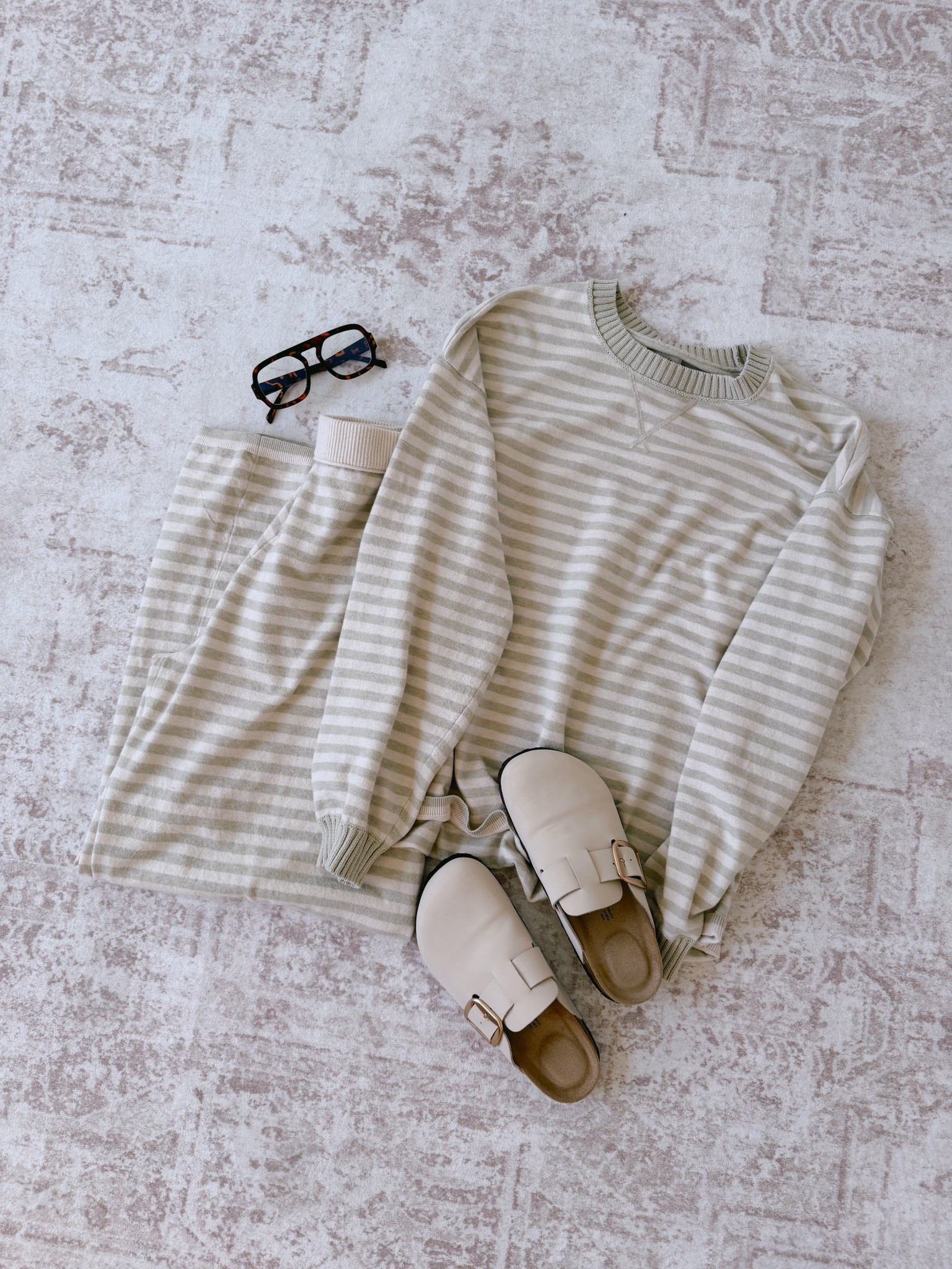 The coziest knit set.. wearing a large in both pieces 

#LTKMidsize #LTKootd #LTKmomlife