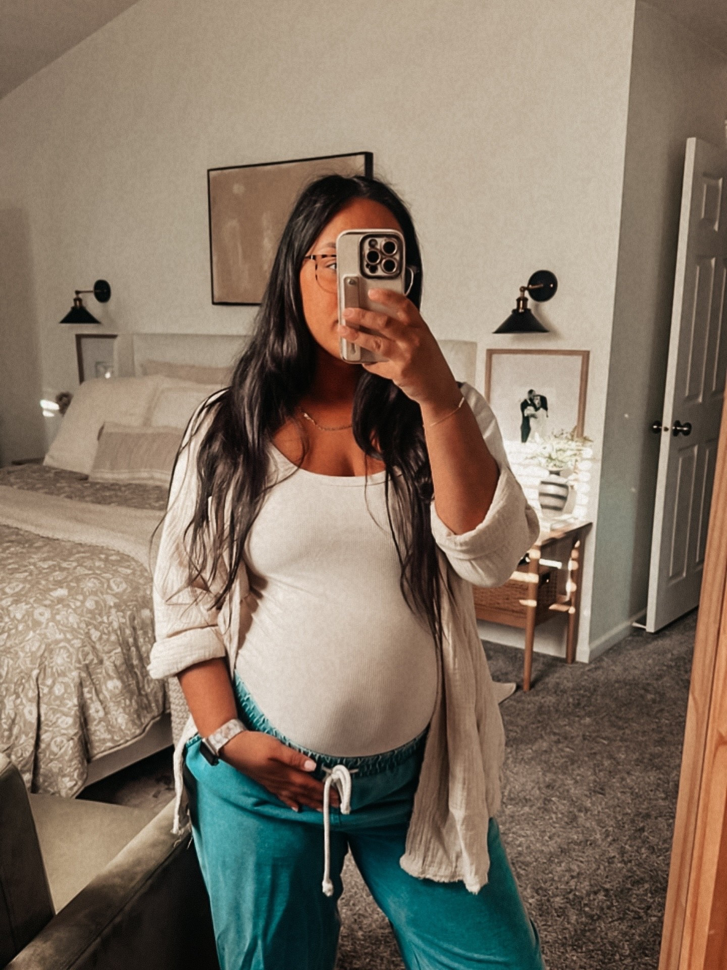 Hi Bebe 🤍 just feeling grateful to have made it this far, that’s all 🙌🏽🤰

#pregnancyafterloss #lossmama #mamaoffour #sahmomlife #recurrentpregnancyloss #doublerainbow🌈🌈 #motherhoodthroughig #rawmotherhood #pregnancydiary